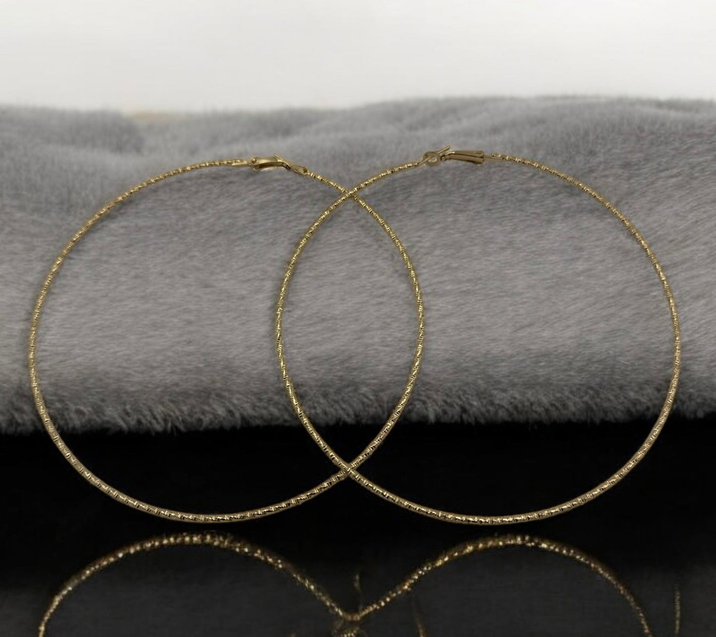10cm Lightweight Hoop Earrings - Fatisha Boutique