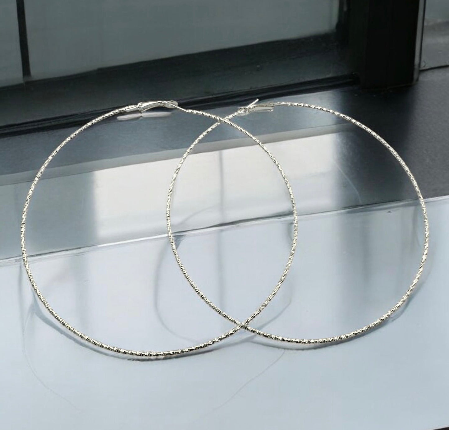 10cm Lightweight Hoop Earrings - Fatisha Boutique