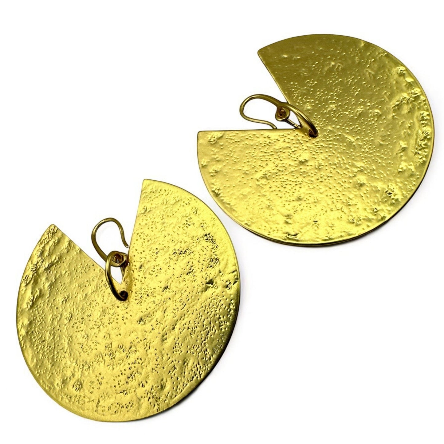 6CM Elegant African Hammered Brass Statement Earrings – Bold Gold Disc Design - Fatisha Boutique