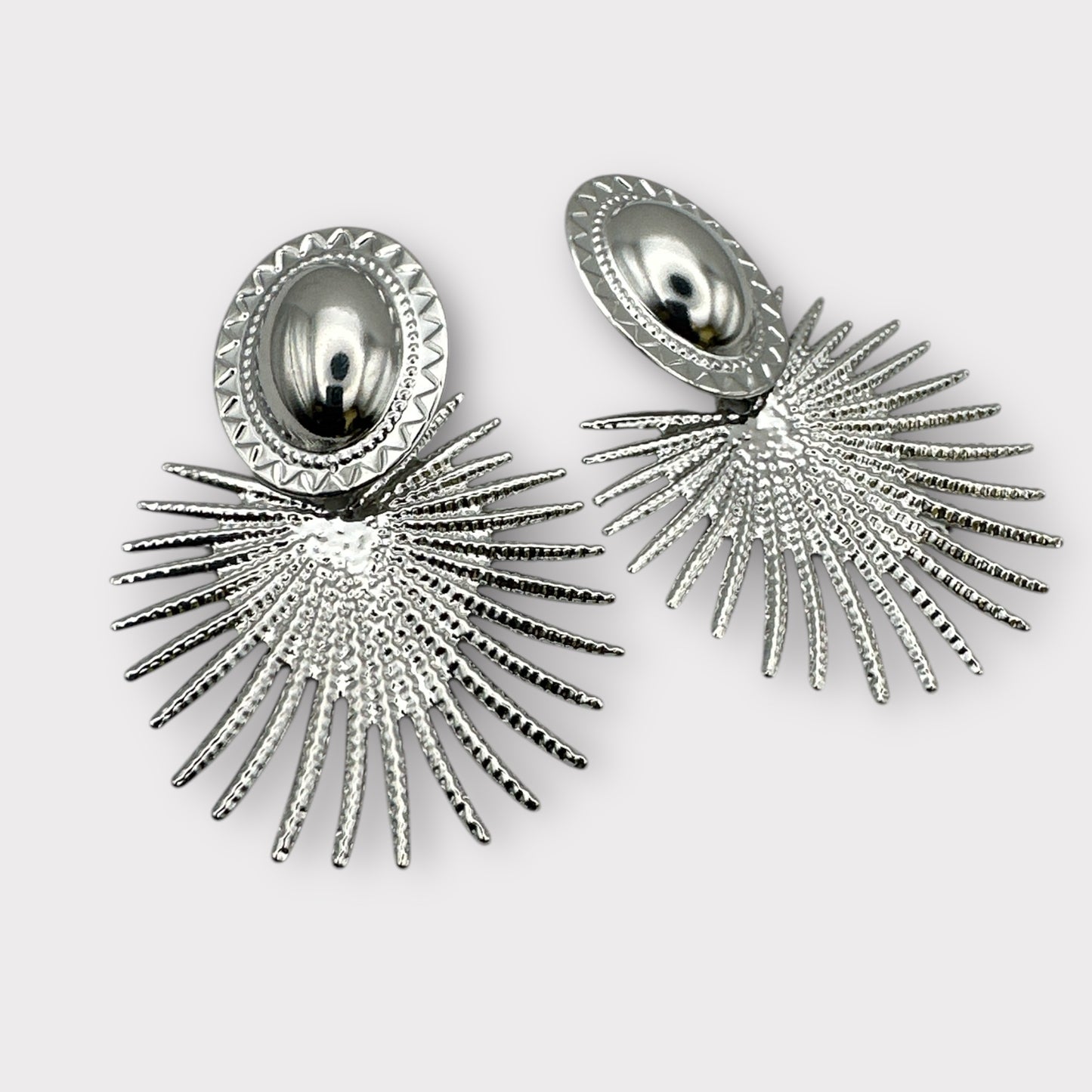 Boho Retro Hollow Leaf Lightweight Dangle Statement Earrings in Gold & Silver