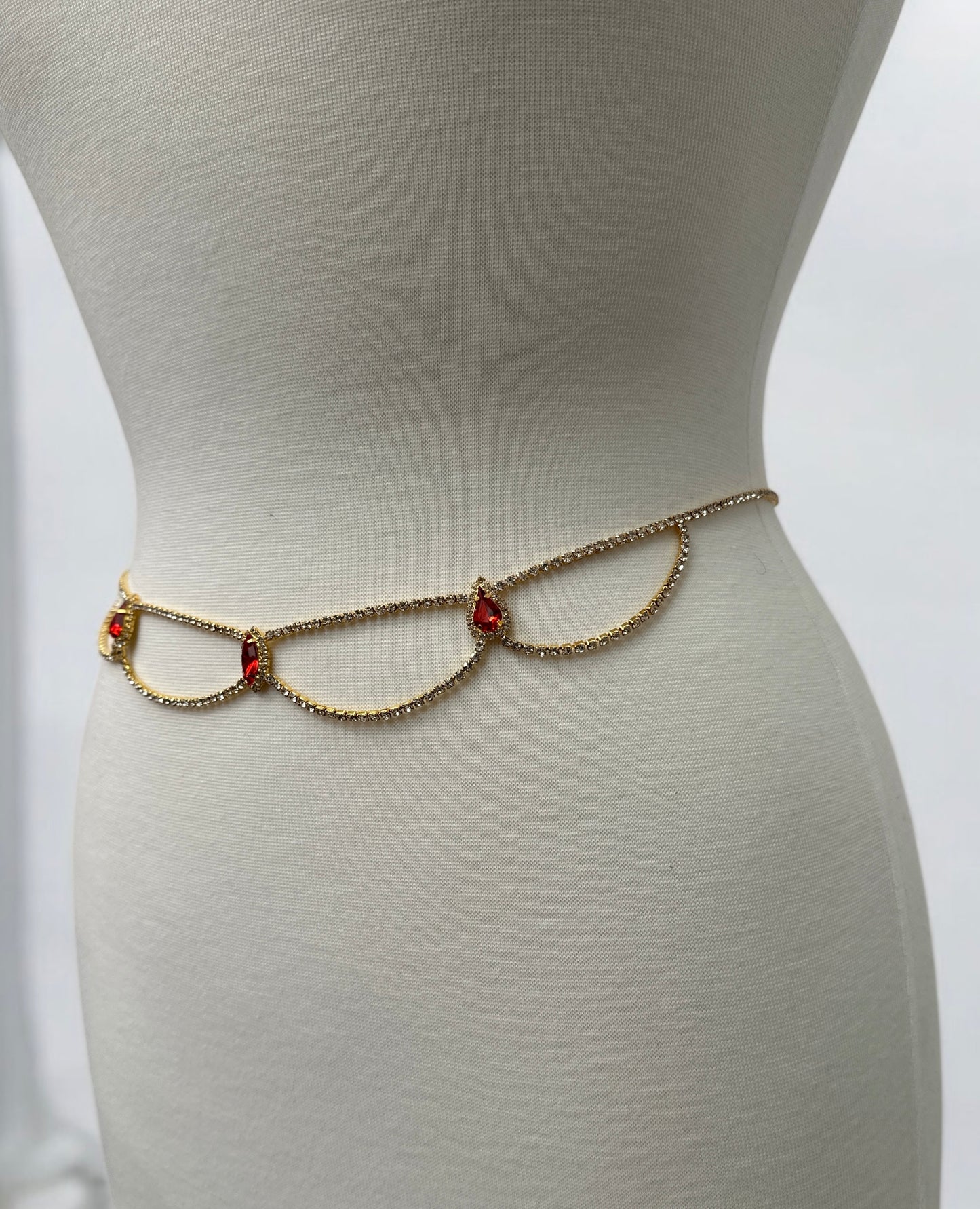 Elegant Rhinestone Belly Chain – Gold & Silver Waist Jewellery with Red Crystals - Fatisha Boutique #