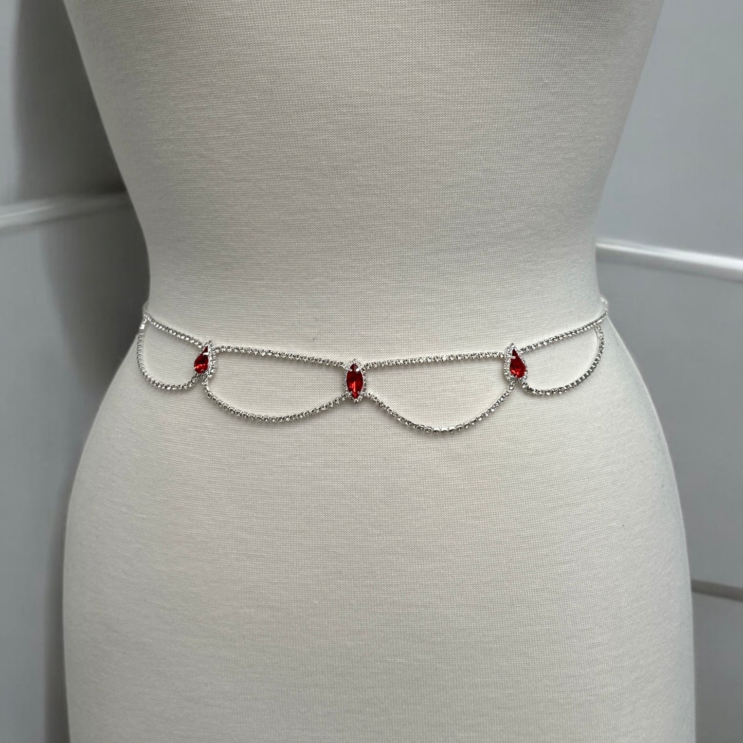 Elegant Rhinestone Belly Chain – Gold & Silver Waist Jewellery with Red Crystals - Fatisha Boutique #