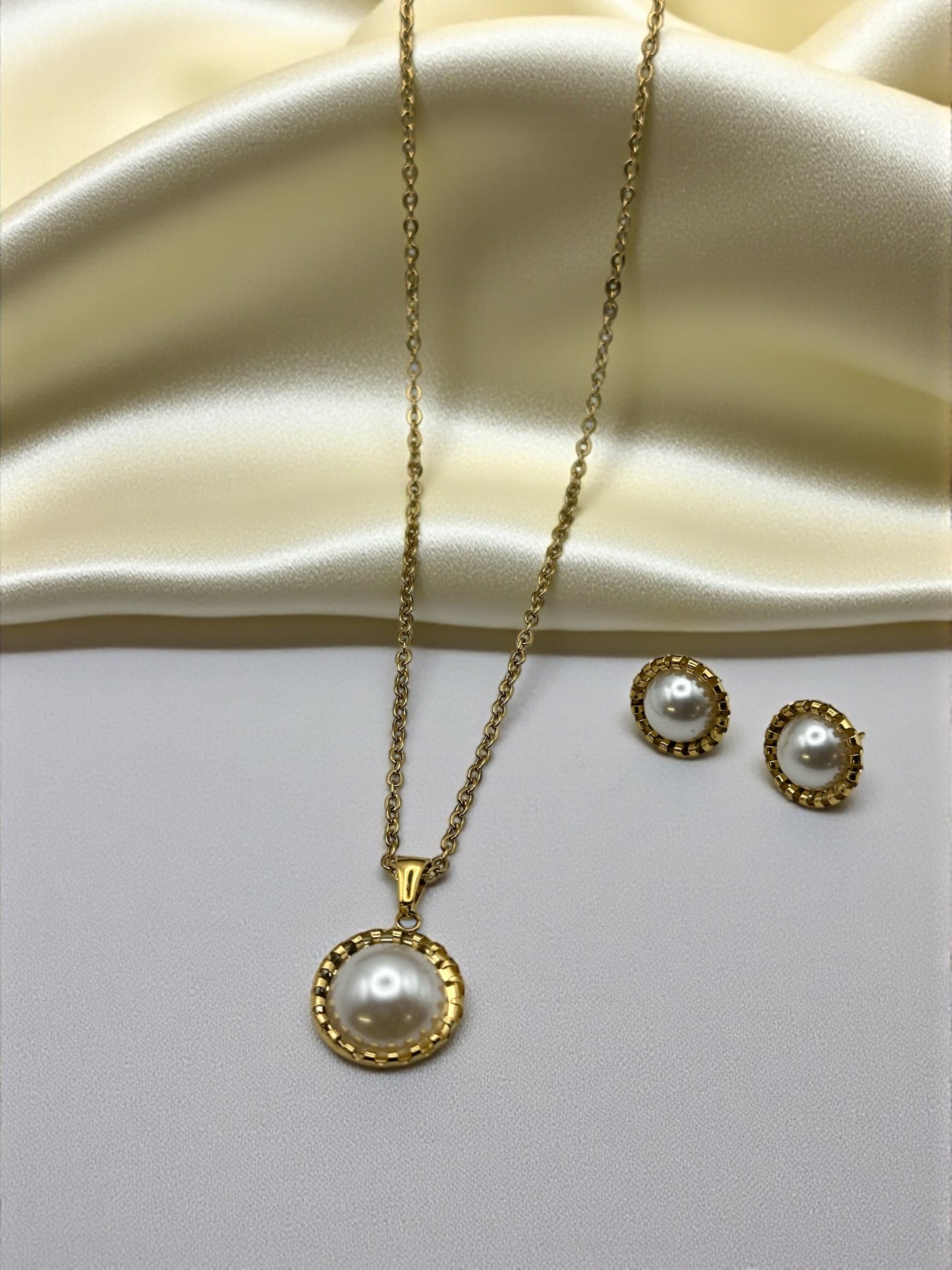 Elegant Pearl-Inspired Jewellery Set – Stainless Steel Necklace & Stud Earrings in Gold & Silver - Fatisha Boutique #