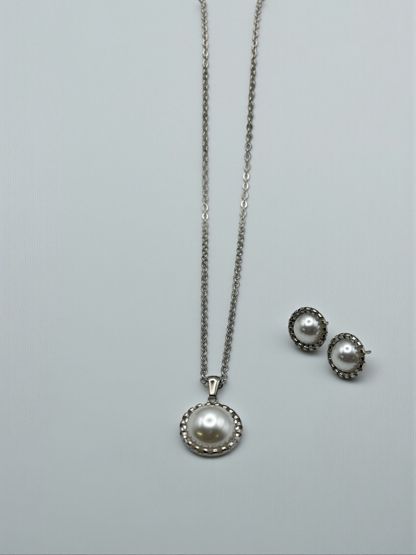 Elegant Pearl-Inspired Jewellery Set – Stainless Steel Necklace & Stud Earrings in Gold & Silver - Fatisha Boutique #