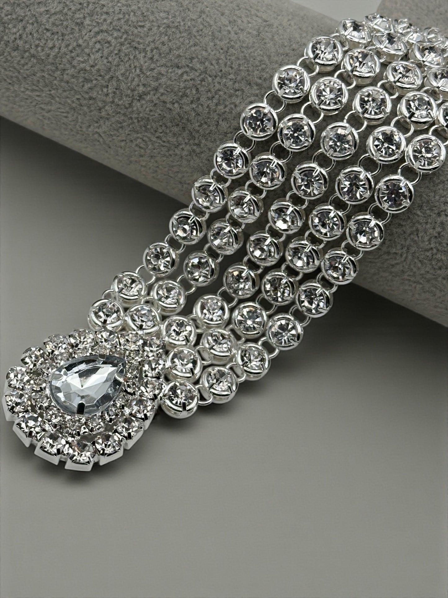 Crystal Rhinestone Forehead Headpiece – Multi-Strand Tassel Hair Chain in Gold & Silver - Fatisha Boutique #