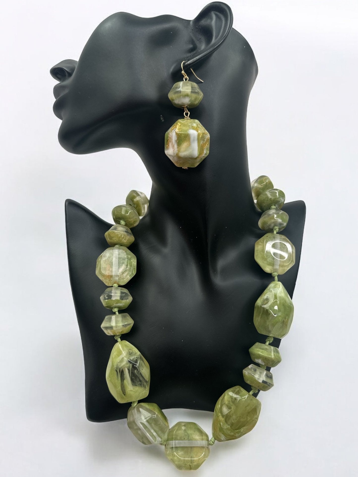 Bohemian Beaded Green Large Resin Necklace Set - Fatisha Boutique
