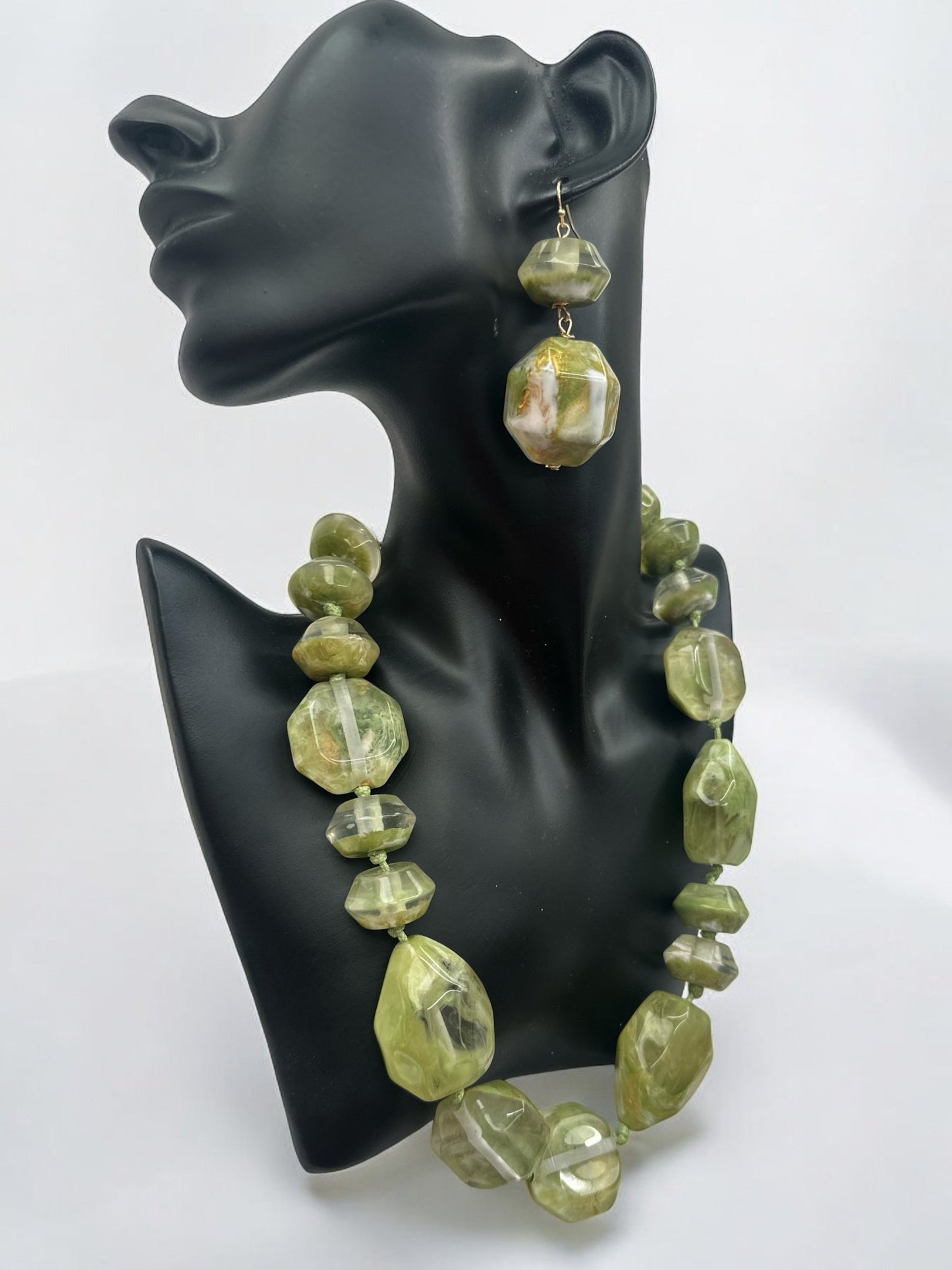 Bohemian Beaded Green Large Resin Necklace Set - Fatisha Boutique
