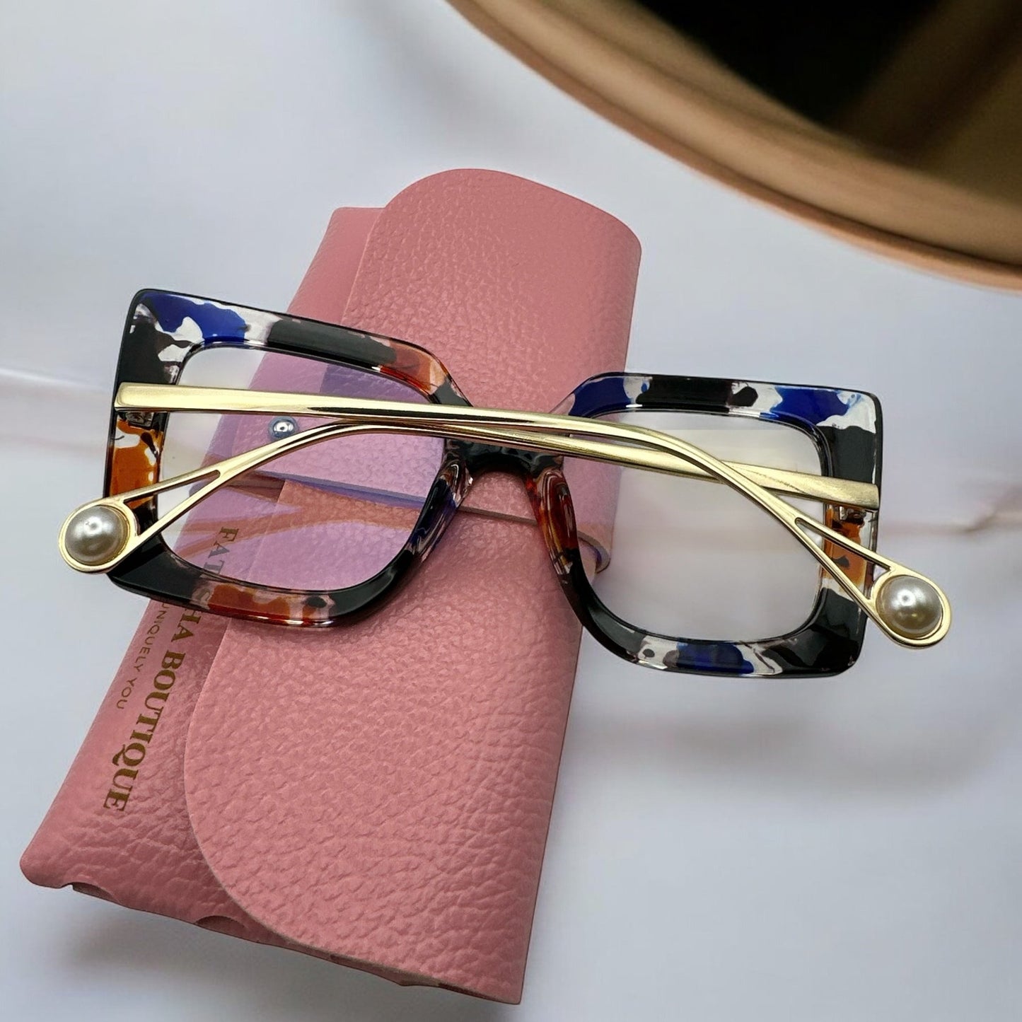 Bold UV400 Gradient Square Sunglasses – Women’s Retro Chic Eyewear - Fatisha Boutique