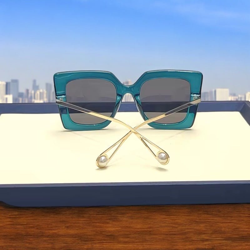 Bold UV400 Gradient Square Sunglasses – Women’s Retro Chic Eyewear - Fatisha Boutique