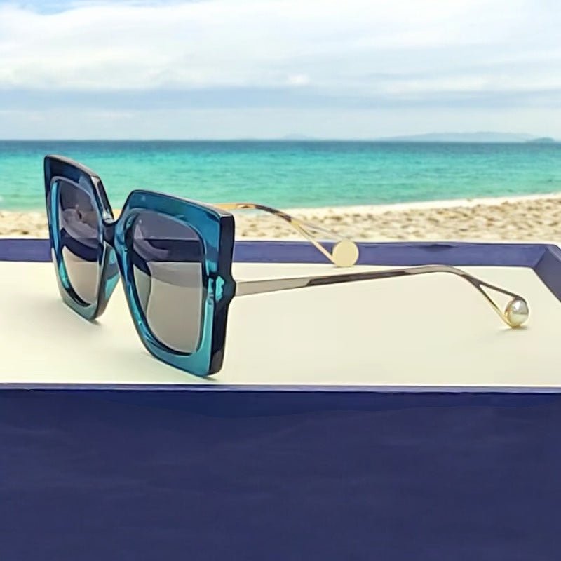 Bold UV400 Gradient Square Sunglasses – Women’s Retro Chic Eyewear - Fatisha Boutique