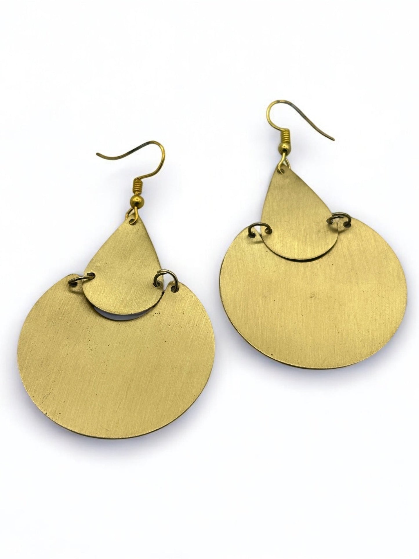 Elegant Brass Dangle Earrings – Modern Teardrop Design - Fatisha Boutique