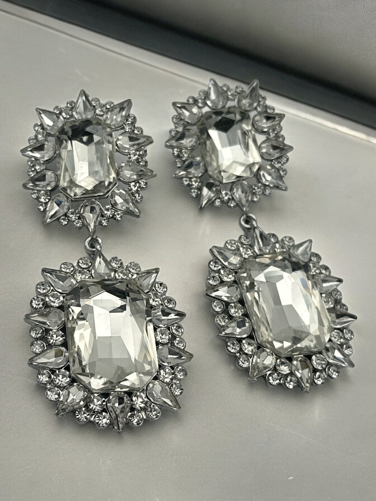 Elegant Diamante Rhinestone Dangle Earrings - Fatisha Boutique