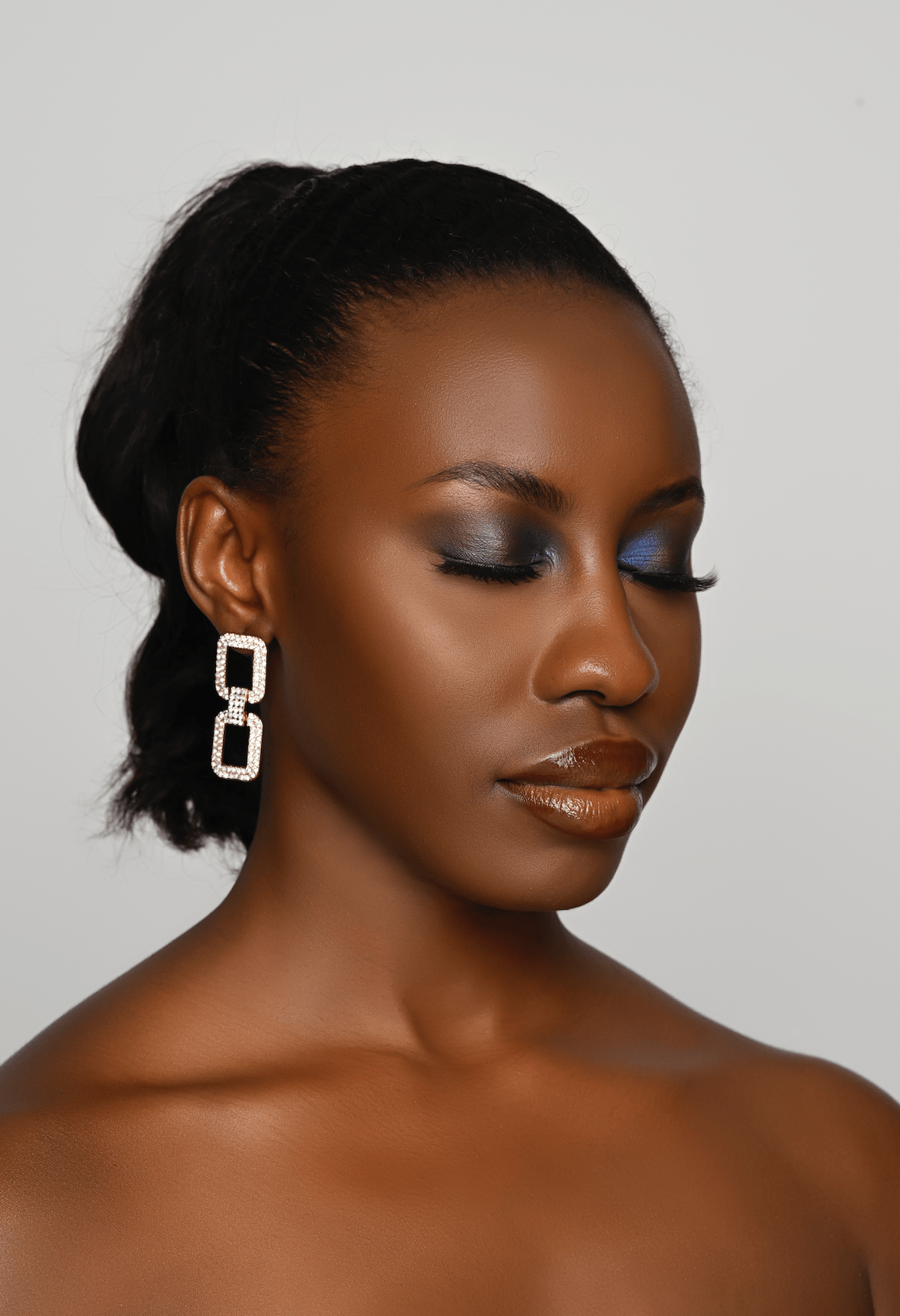 Elegant Diamante Rhinestone Stud Earrings - Fatisha Boutique