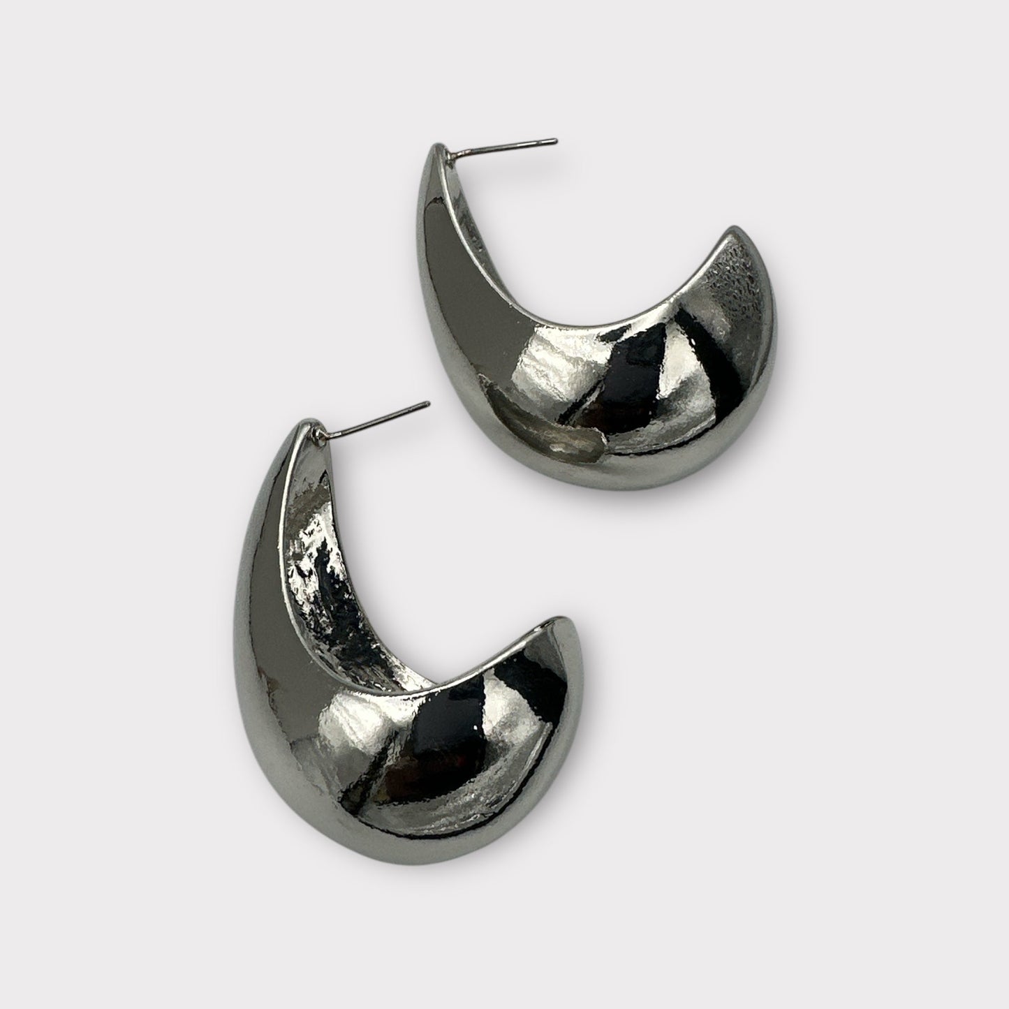 Elegant Droplet Stud Earrings – Modern Minimalist Statement Jewellery in Gold or Silver Finish - Fatisha Boutique
