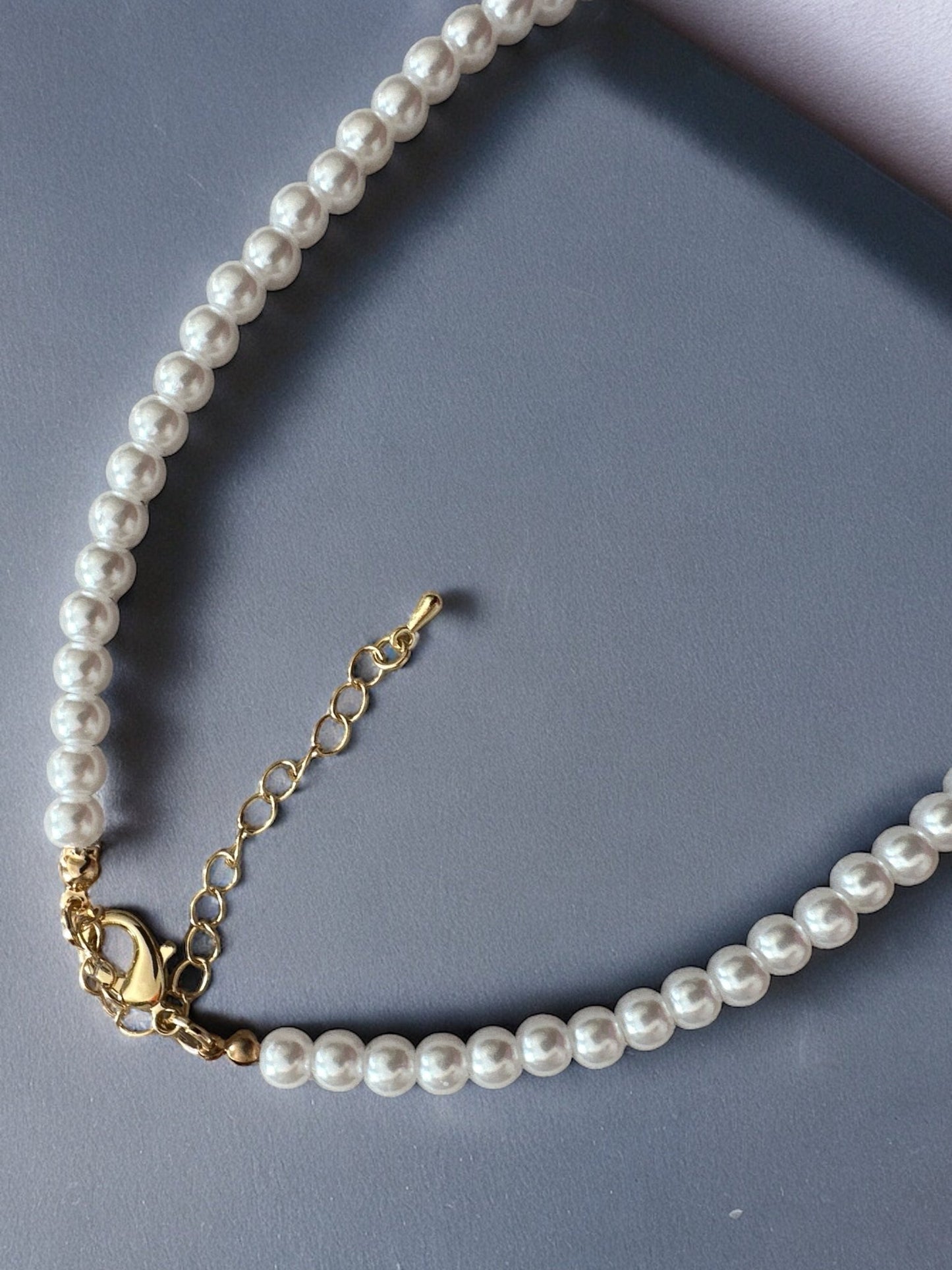 Elegant Faux Pearl Green Rhinestone Choker Necklace - Fatisha Boutique