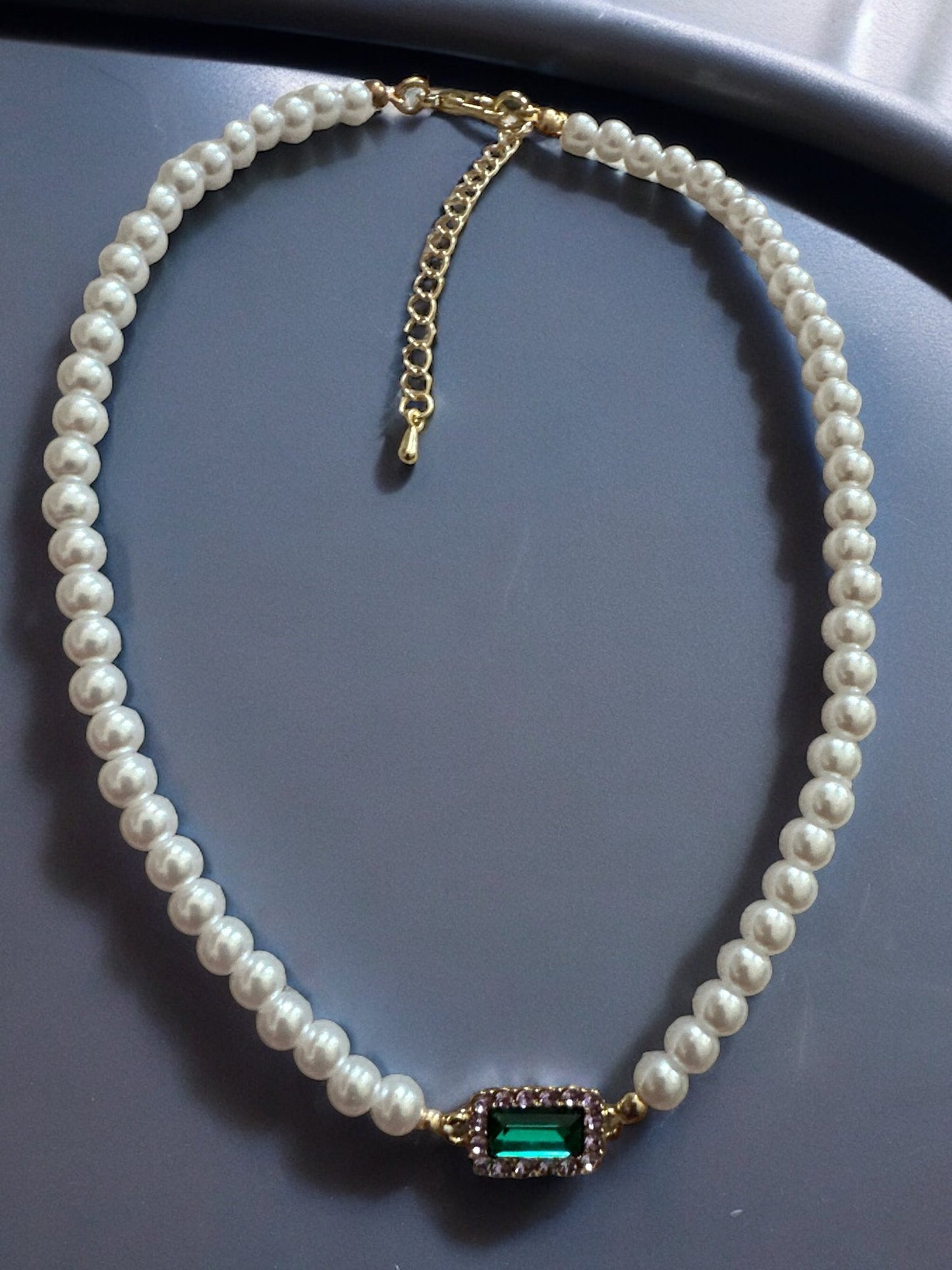 Elegant Faux Pearl Green Rhinestone Choker Necklace - Fatisha Boutique