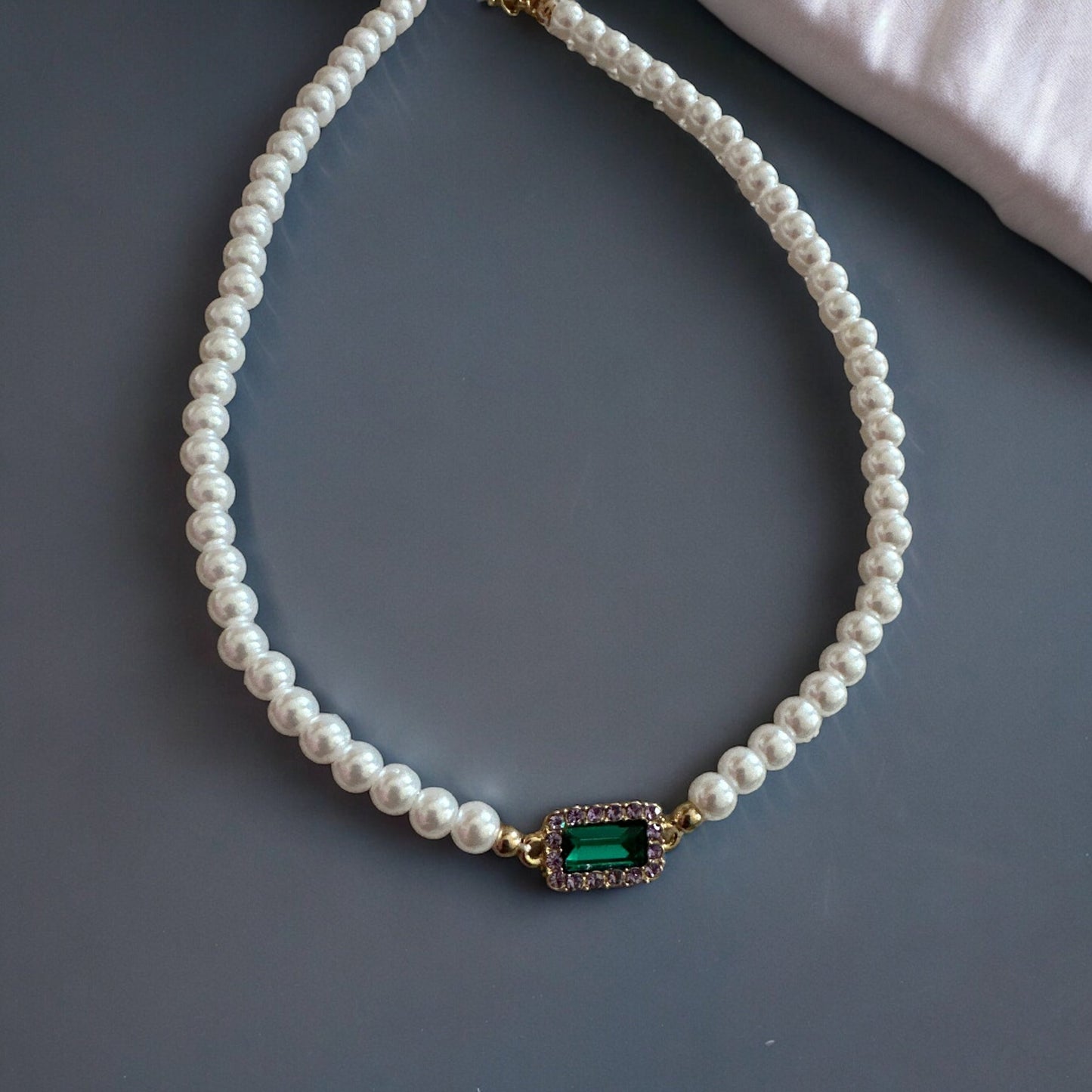 Elegant Faux Pearl Green Rhinestone Choker Necklace - Fatisha Boutique