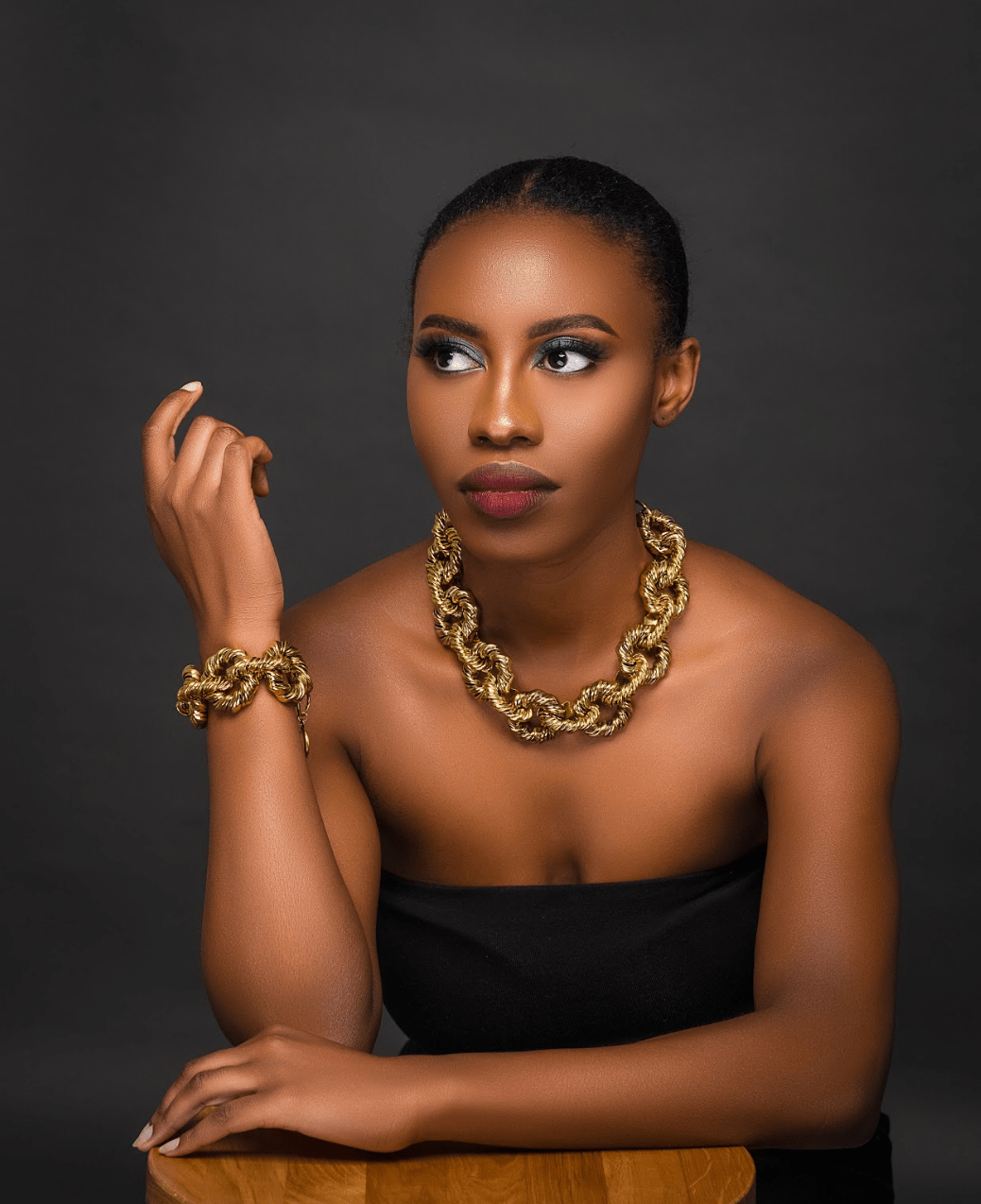 Elegant Gold Plated Interlocking Metal Choker And Bracelet Jewellery Set - Fatisha Boutique