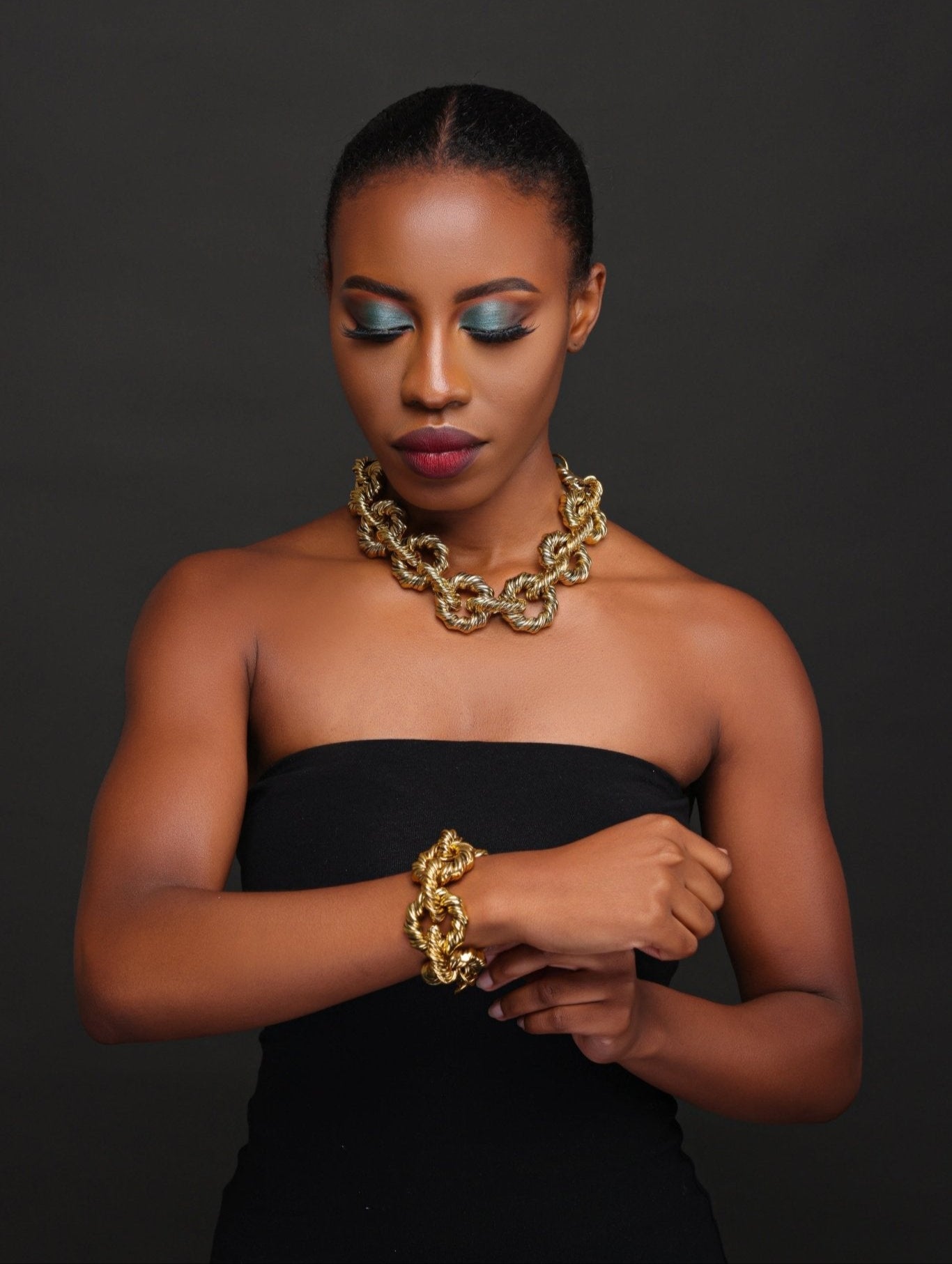 Elegant Gold Plated Interlocking Metal Choker And Bracelet Jewellery Set - Fatisha Boutique