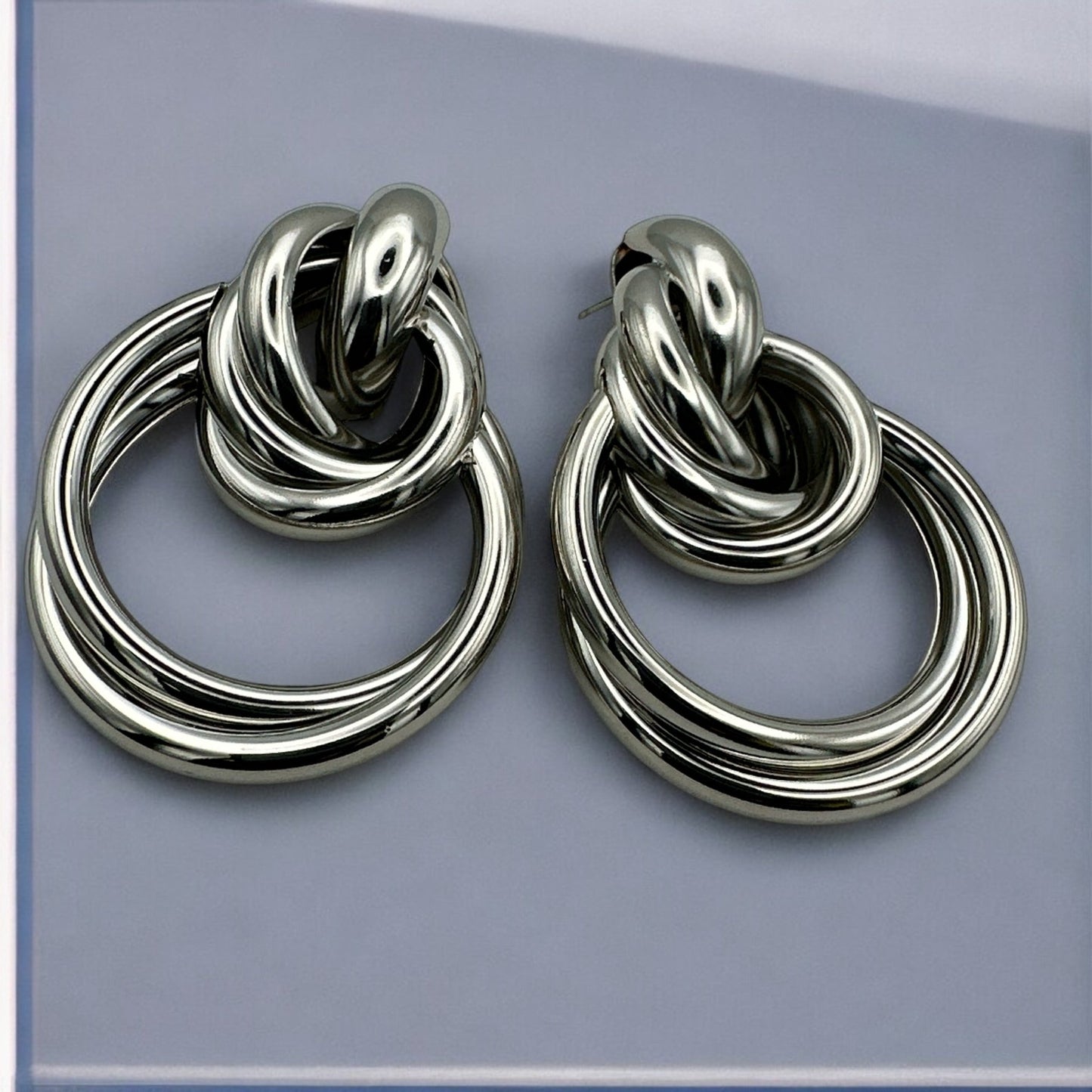 Elegant Linked Hoop Earrings – Bold Modern Statement in Gold or Silver - Fatisha Boutique