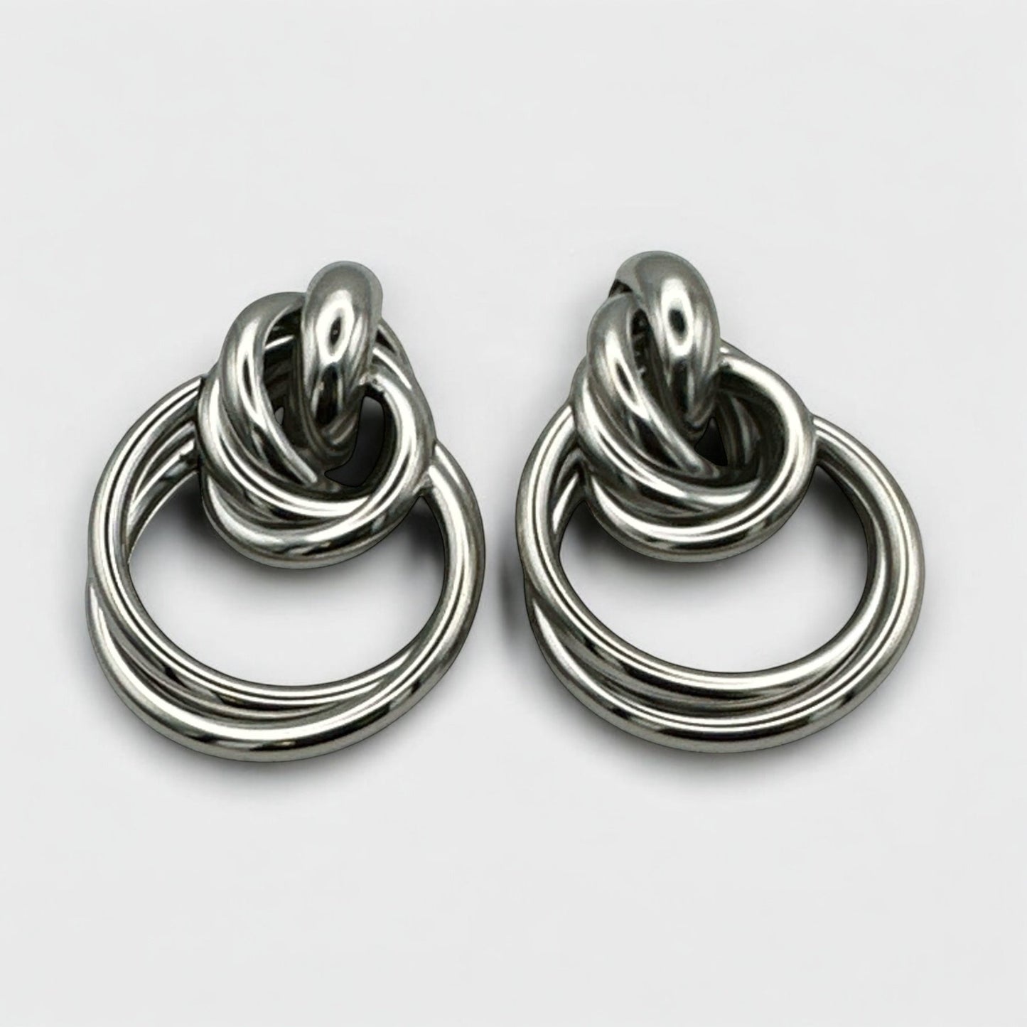 Elegant Linked Hoop Earrings – Bold Modern Statement in Gold or Silver - Fatisha Boutique