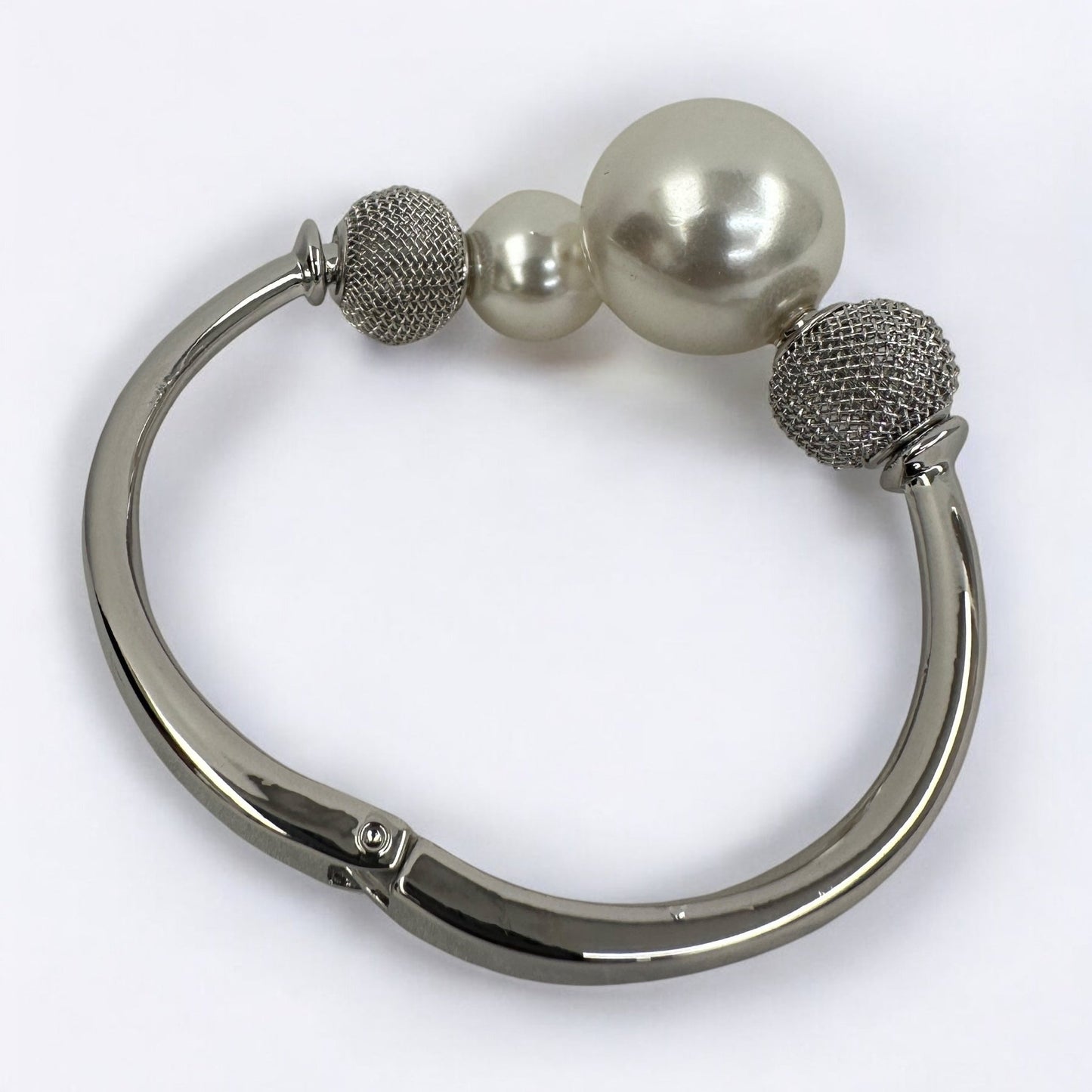 Elegant Pearl & Mesh Bead Bangle Bracelet - Fatisha Boutique