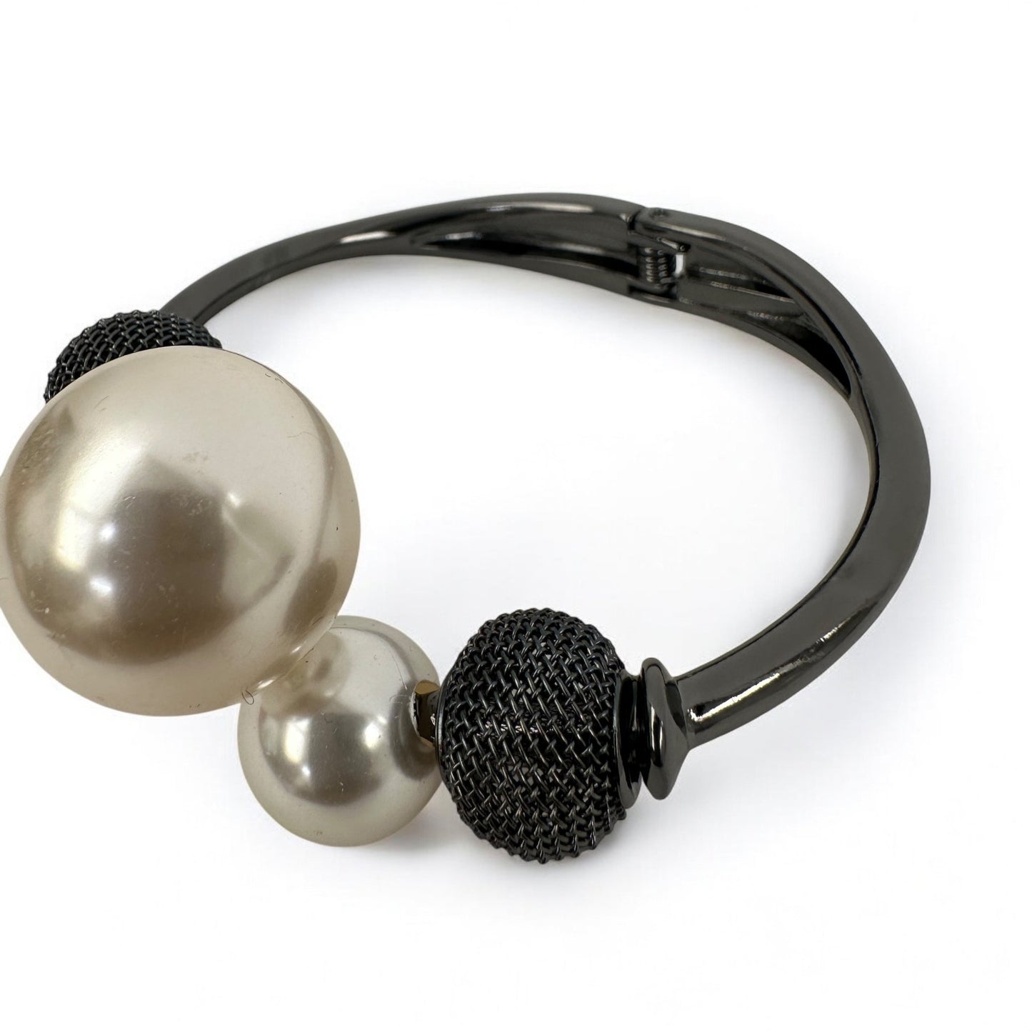 Elegant Pearl & Mesh Bead Bangle Bracelet - Fatisha Boutique