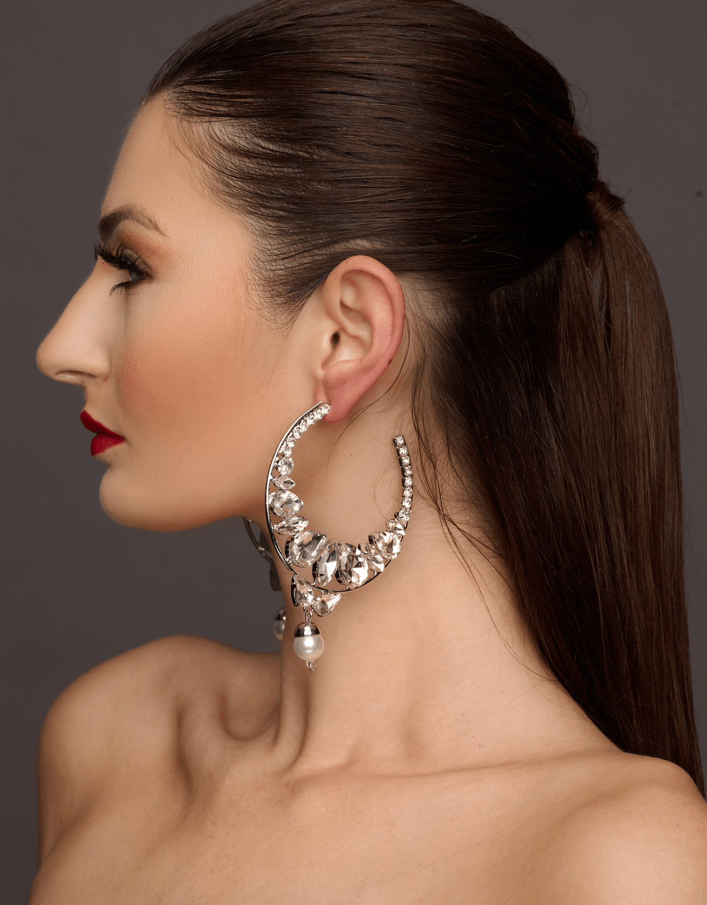 Elegant Rhinestones Statement Stud Earrings - Fatisha Boutique
