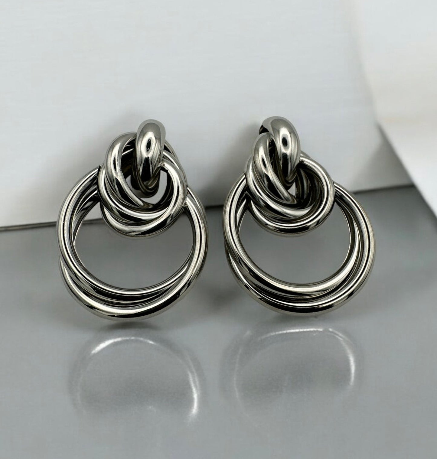 Elegant Stylish Linked Hoop Earrings - Fatisha Boutique