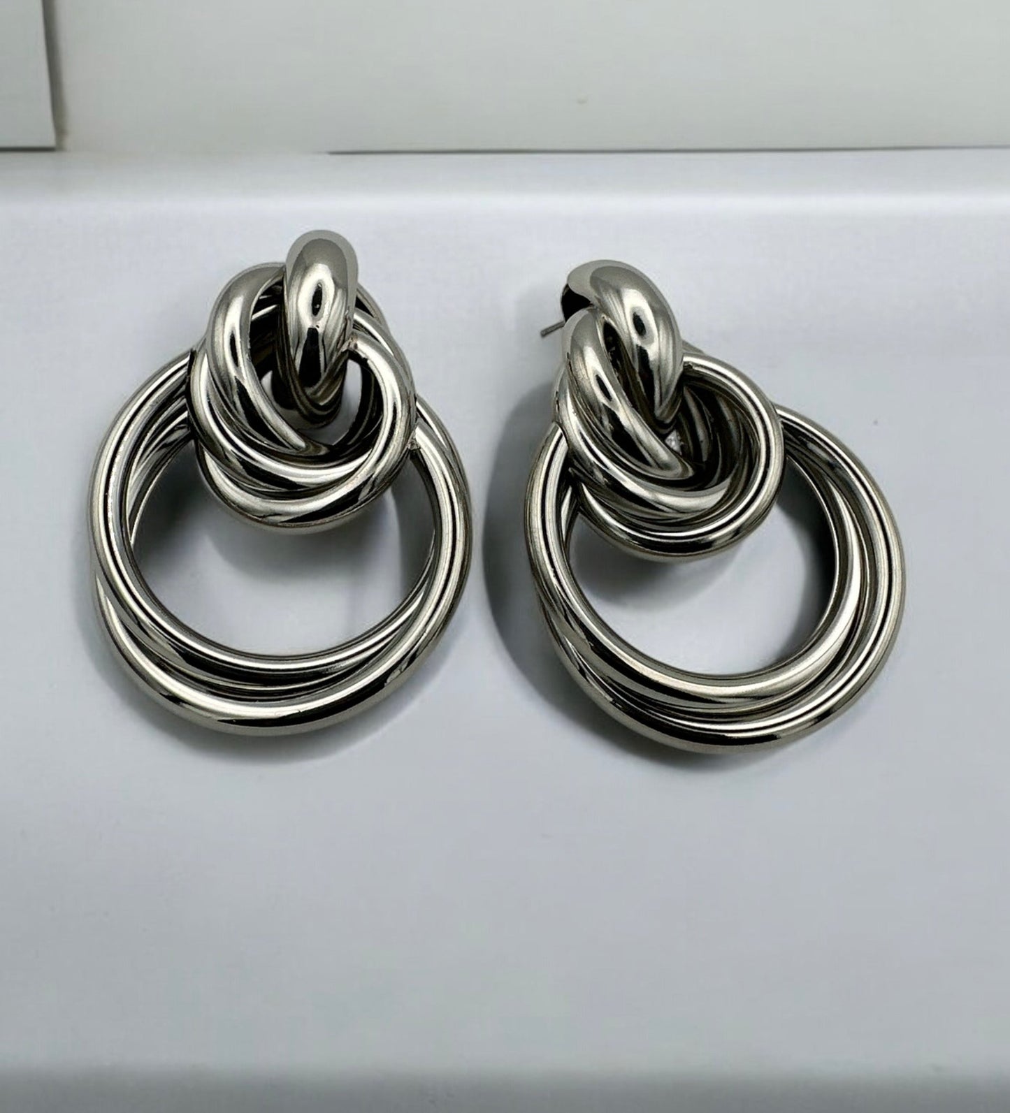 Elegant Stylish Linked Hoop Earrings - Fatisha Boutique