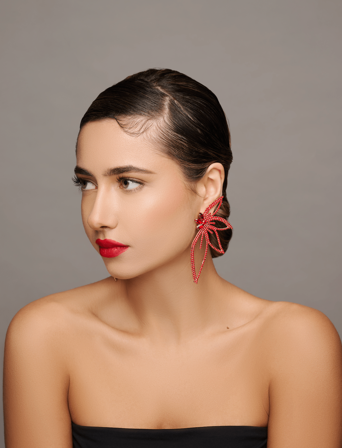Luxury Rhinestones Flower Shape Designed Statement Stud Earrings - Fatisha Boutique