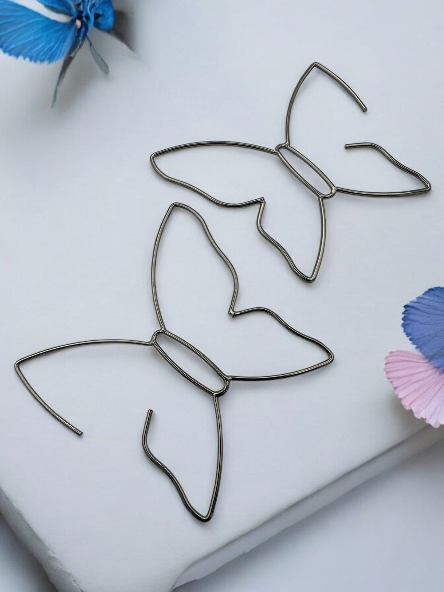 Minimalist Lightweight WireButterfly Shape Design Earrings - Fatisha Boutique