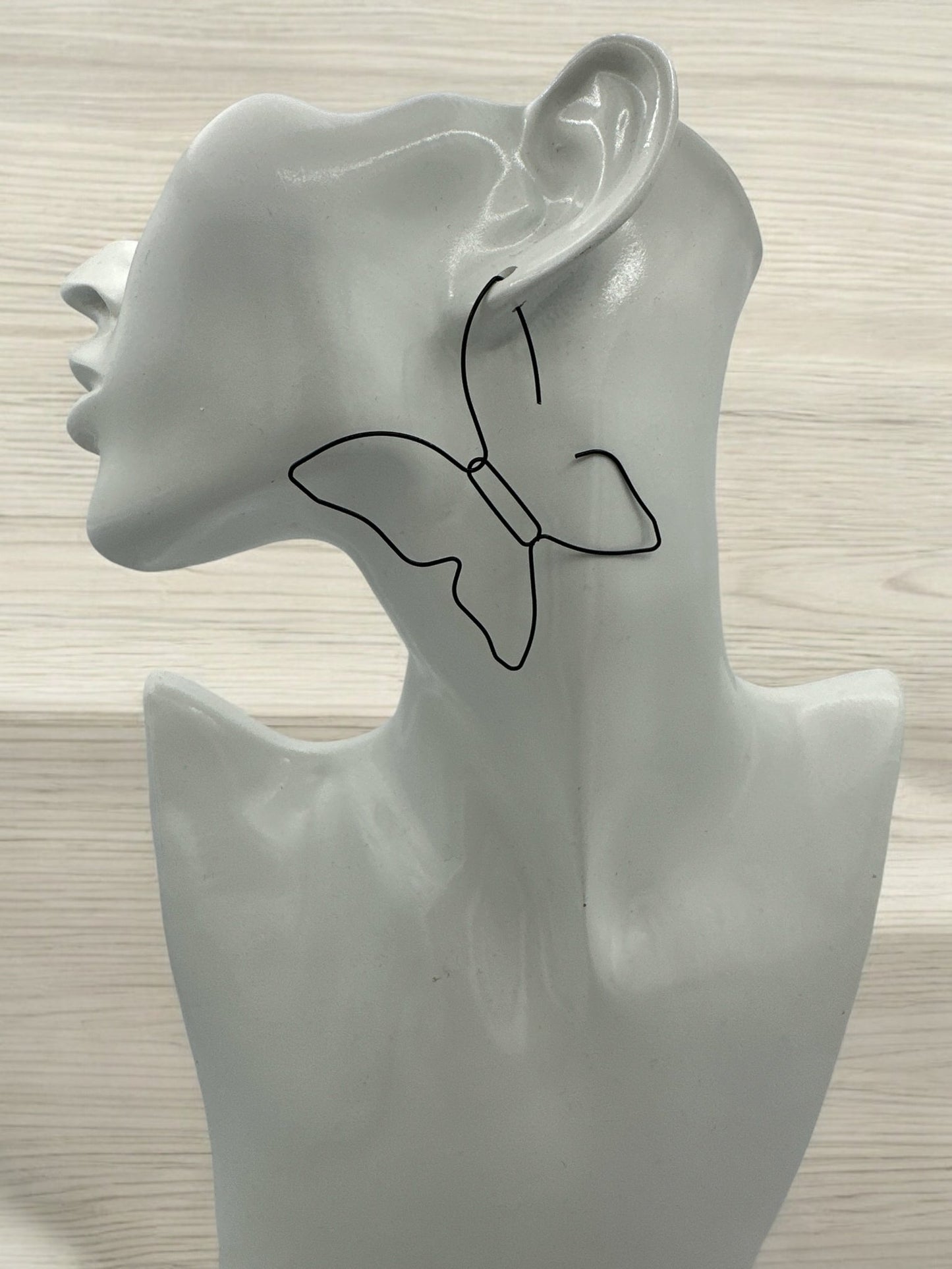 Minimalist Lightweight WireButterfly Shape Design Earrings - Fatisha Boutique