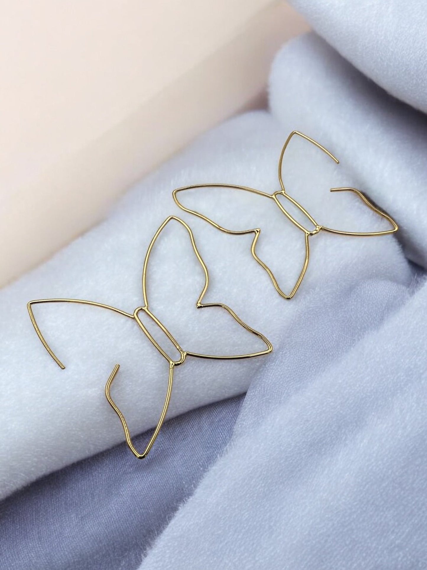 Minimalist Lightweight WireButterfly Shape Design Earrings - Fatisha Boutique
