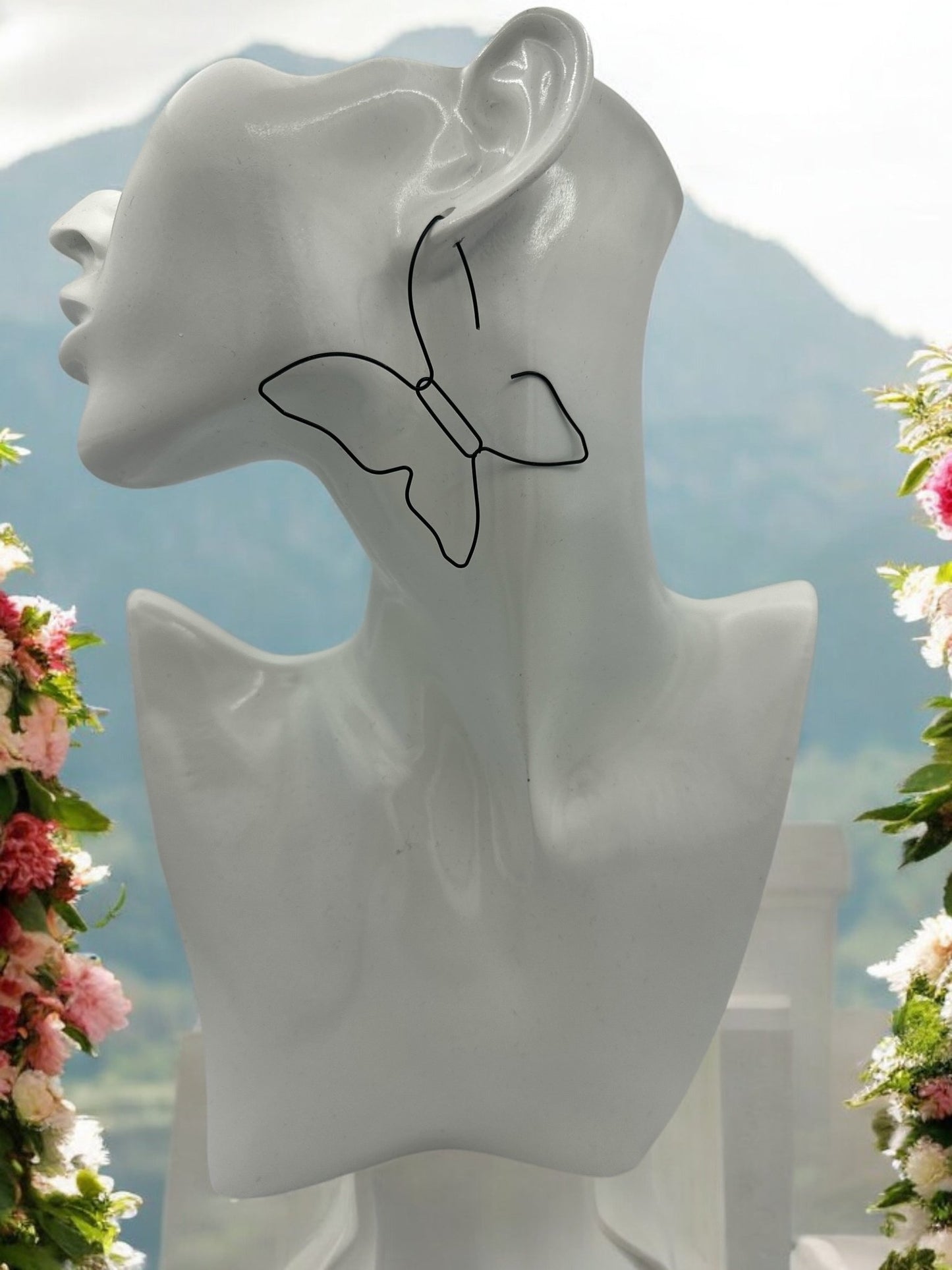 Minimalist Lightweight WireButterfly Shape Design Earrings - Fatisha Boutique