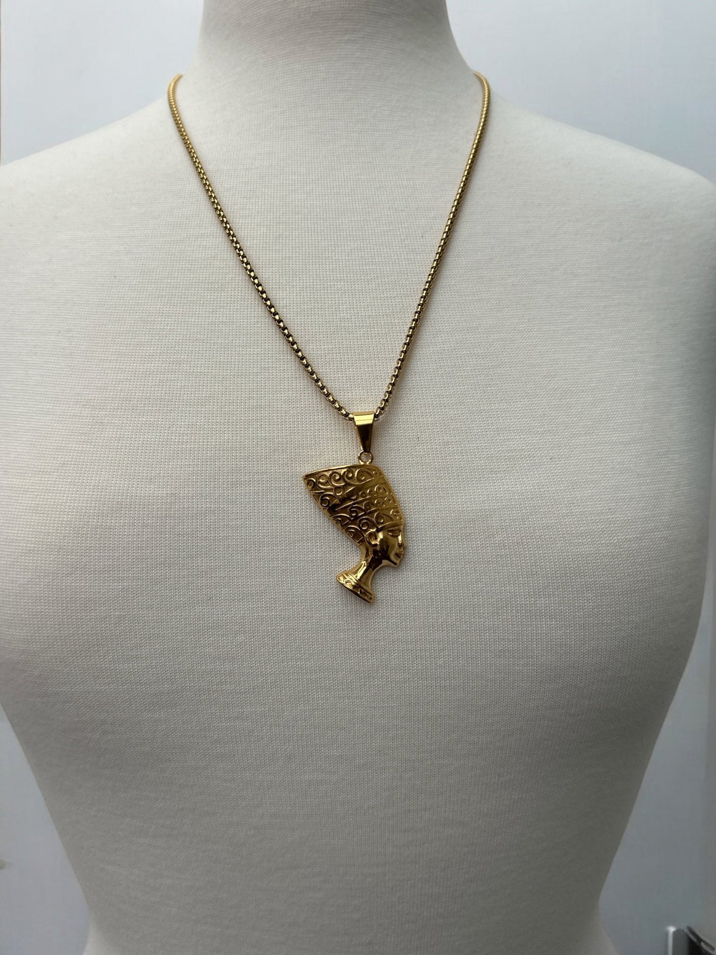 Stainless Steel Ancient Egyptian Queen Nefertiti Pendant Necklace – Black & Gold Pharaoh Jewellery - Fatisha Boutique
