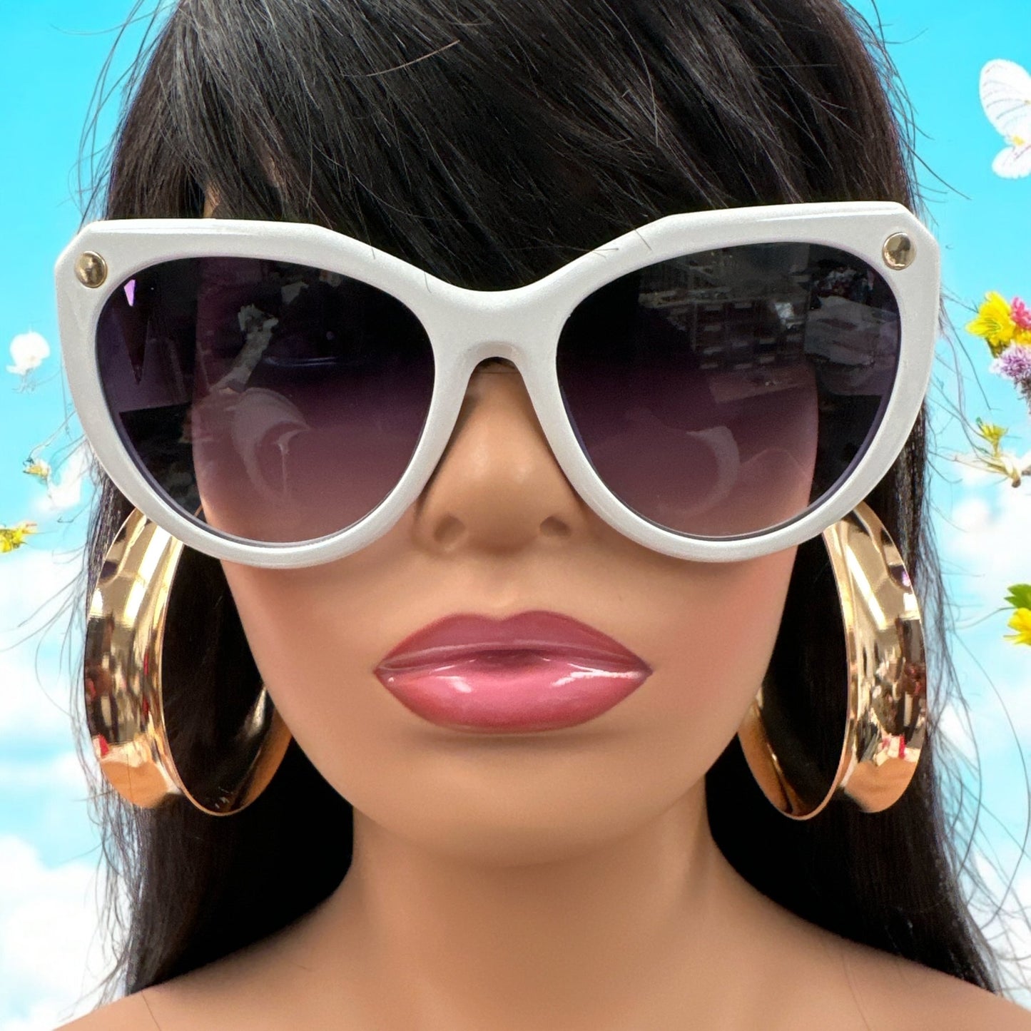 Trendy Oversized UV400 Sunglasses – Bold “V” Gold Accent - Fatisha Boutique