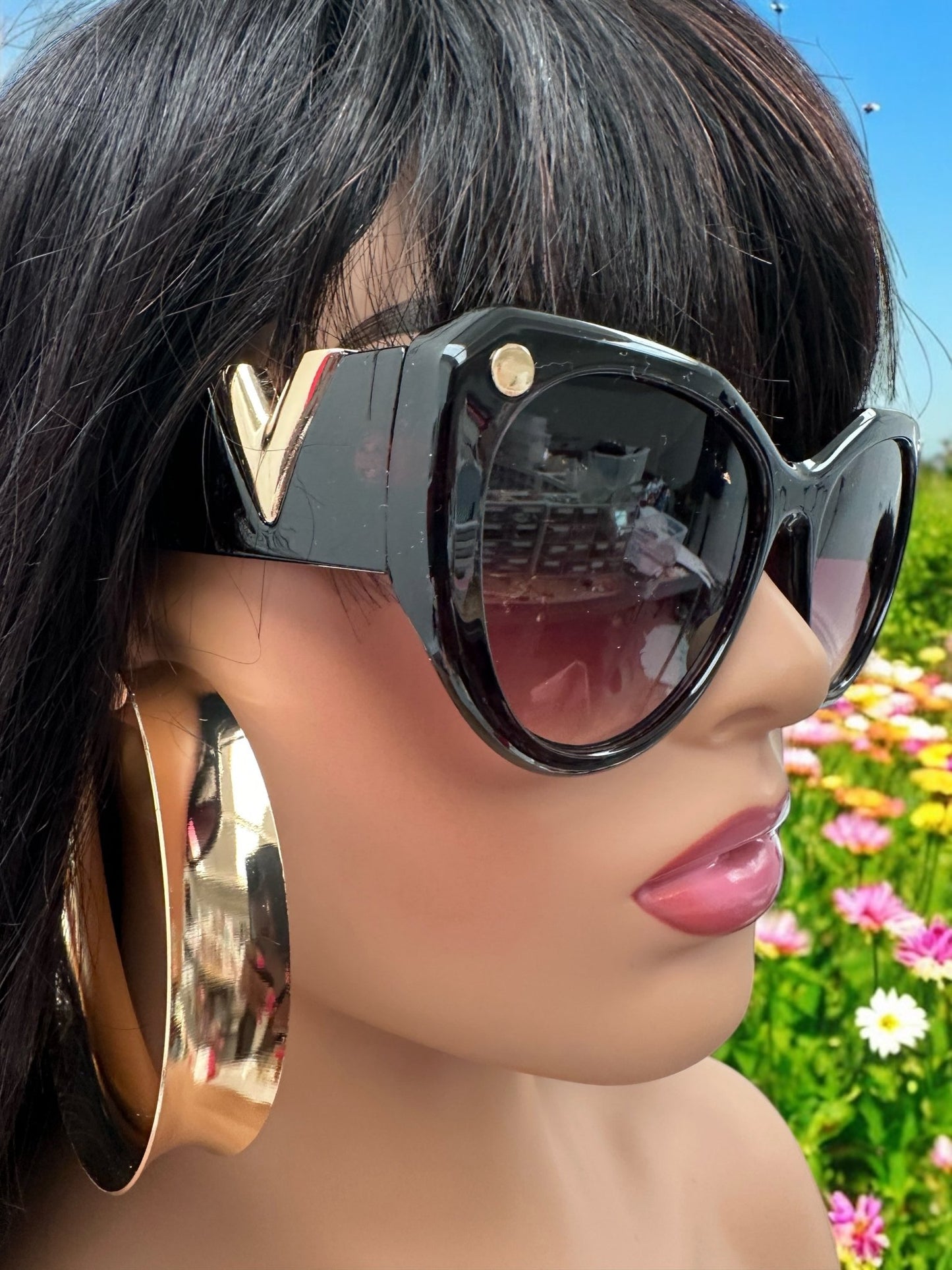 Trendy Oversized UV400 Sunglasses – Bold “V” Gold Accent - Fatisha Boutique