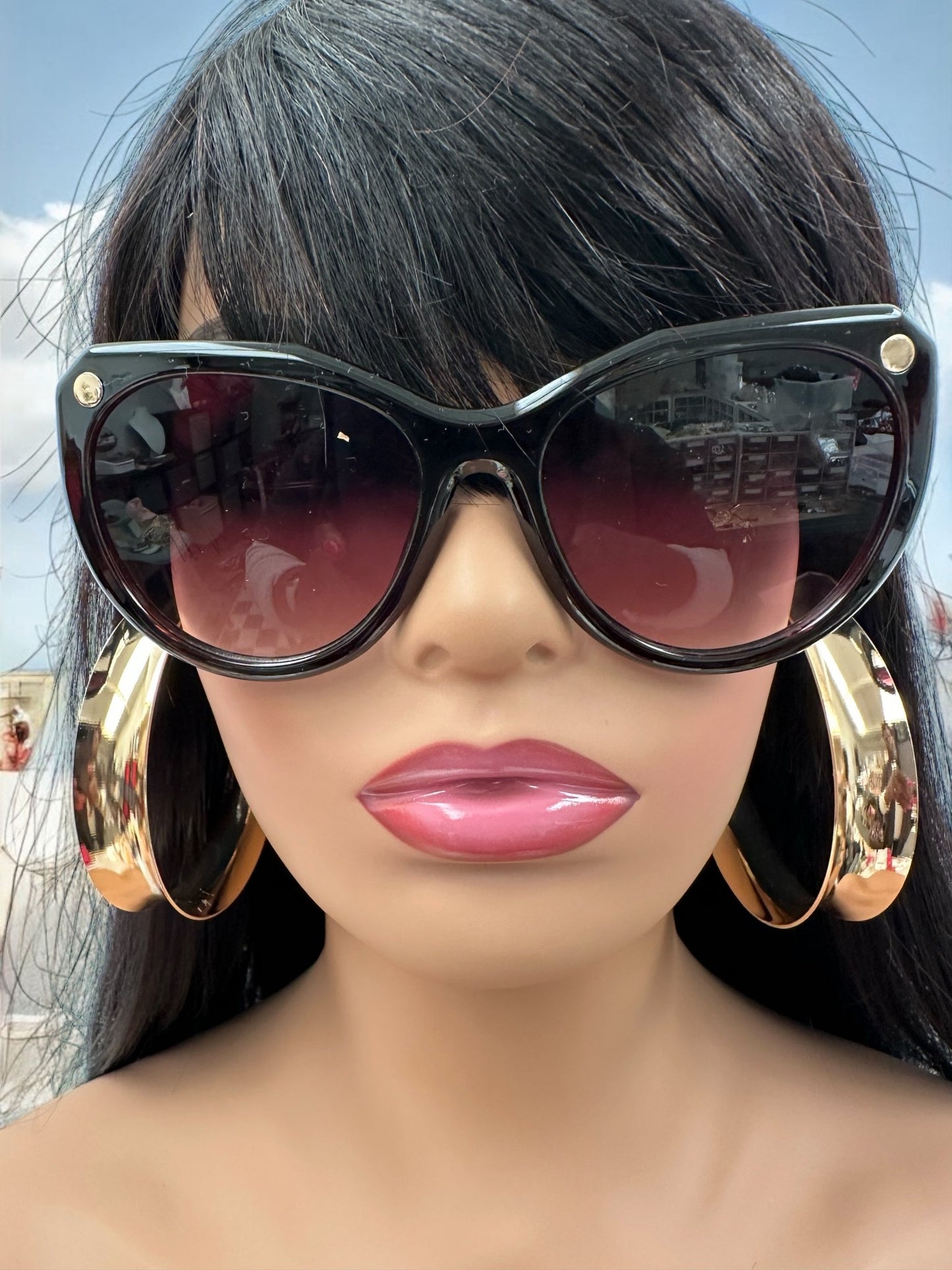 Trendy Oversized UV400 Sunglasses – Bold “V” Gold Accent - Fatisha Boutique