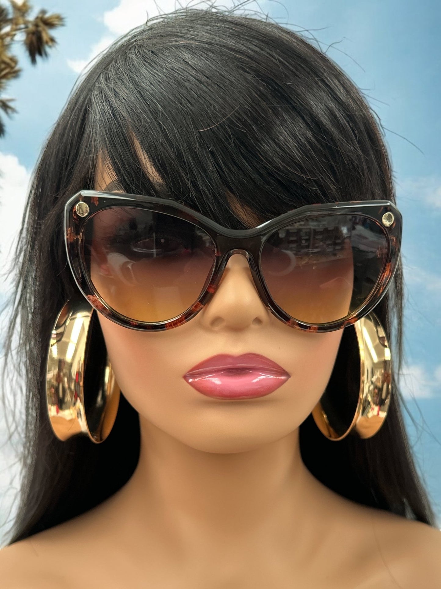 Trendy Oversized UV400 Sunglasses – Bold “V” Gold Accent - Fatisha Boutique