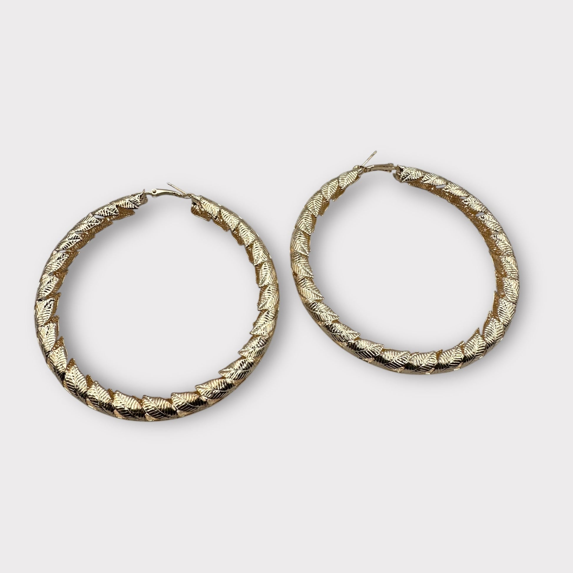 8CM Lightweight Chunky Thick Statement Hoop Earrings – Gold & Silver - Fatisha Boutique