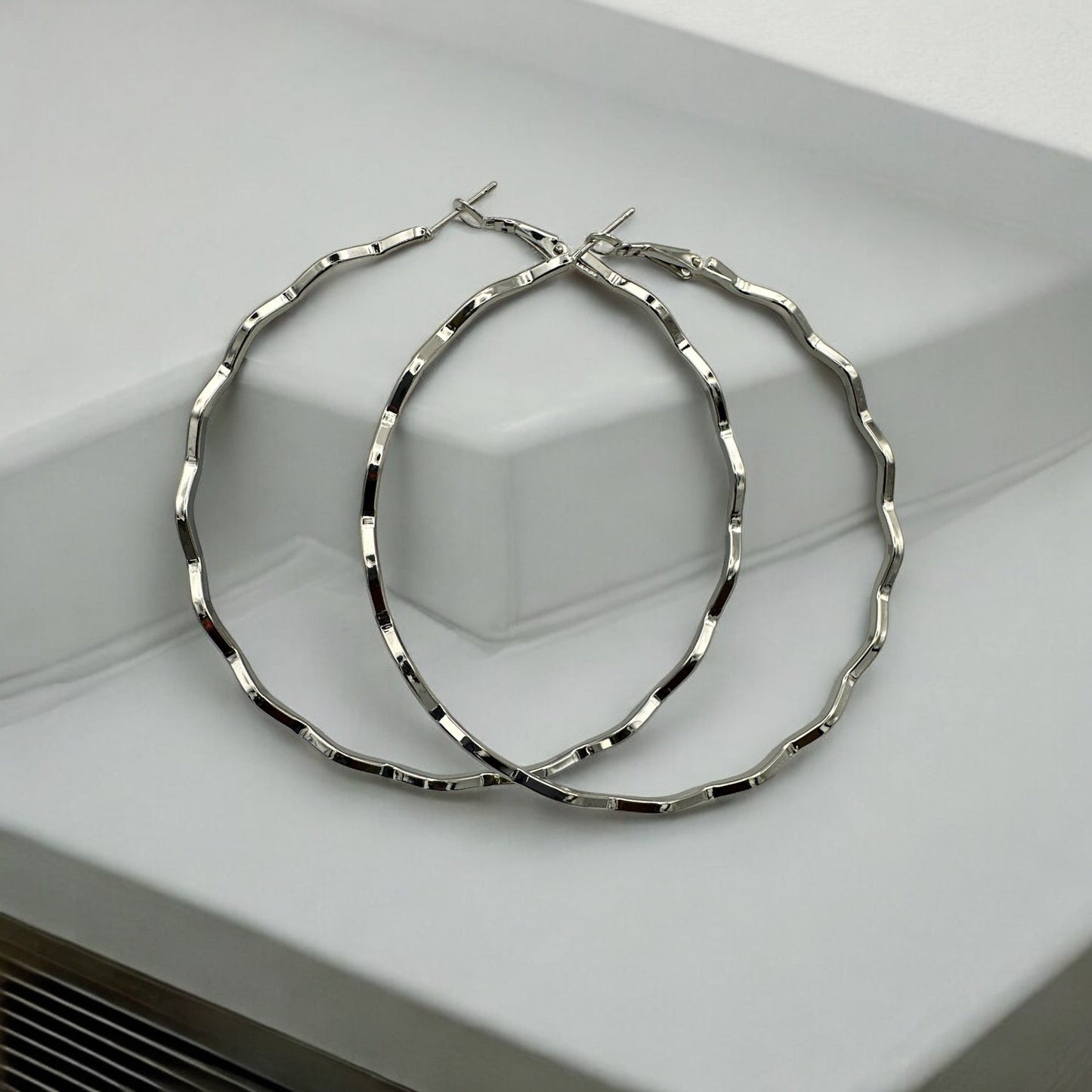 8cm Wavy Hoop Earrings - Elegant Statement Jewellery - Fatisha Boutique