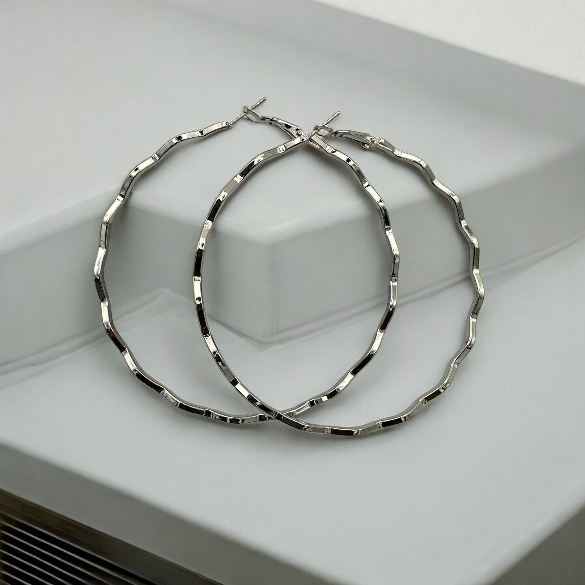 8cm Wavy Hoop Earrings - Elegant Statement Jewellery - Fatisha Boutique