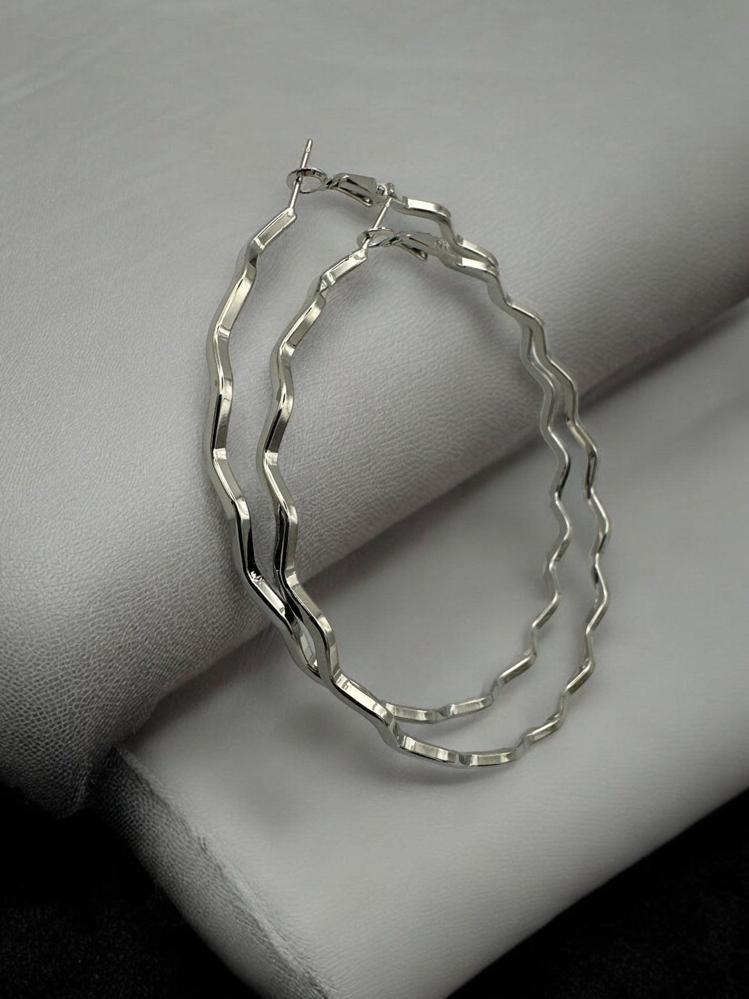 8cm Wavy Hoop Earrings - Elegant Statement Jewellery - Fatisha Boutique