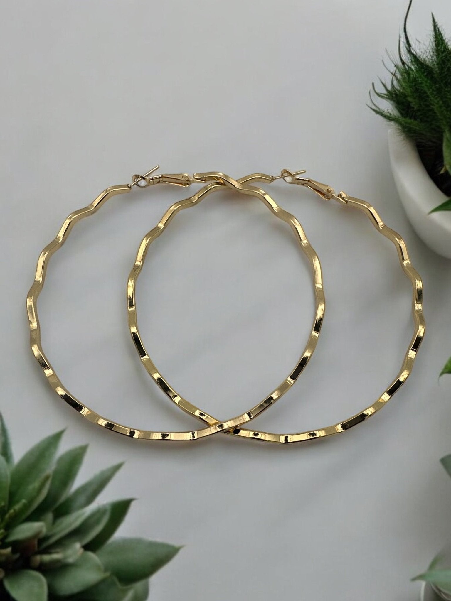8cm Wavy Hoop Earrings - Elegant Statement Jewellery - Fatisha Boutique
