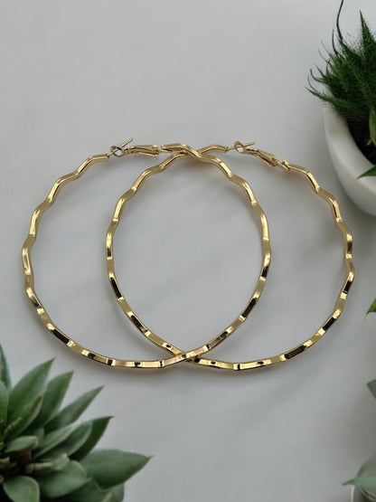 8cm Wavy Hoop Earrings - Elegant Statement Jewellery - Fatisha Boutique