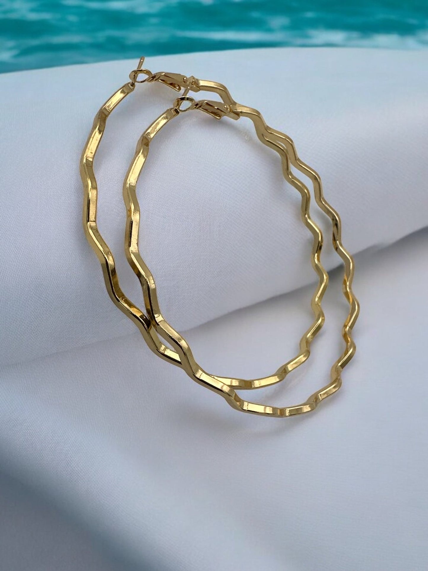 8cm Wavy Hoop Earrings - Elegant Statement Jewellery - Fatisha Boutique