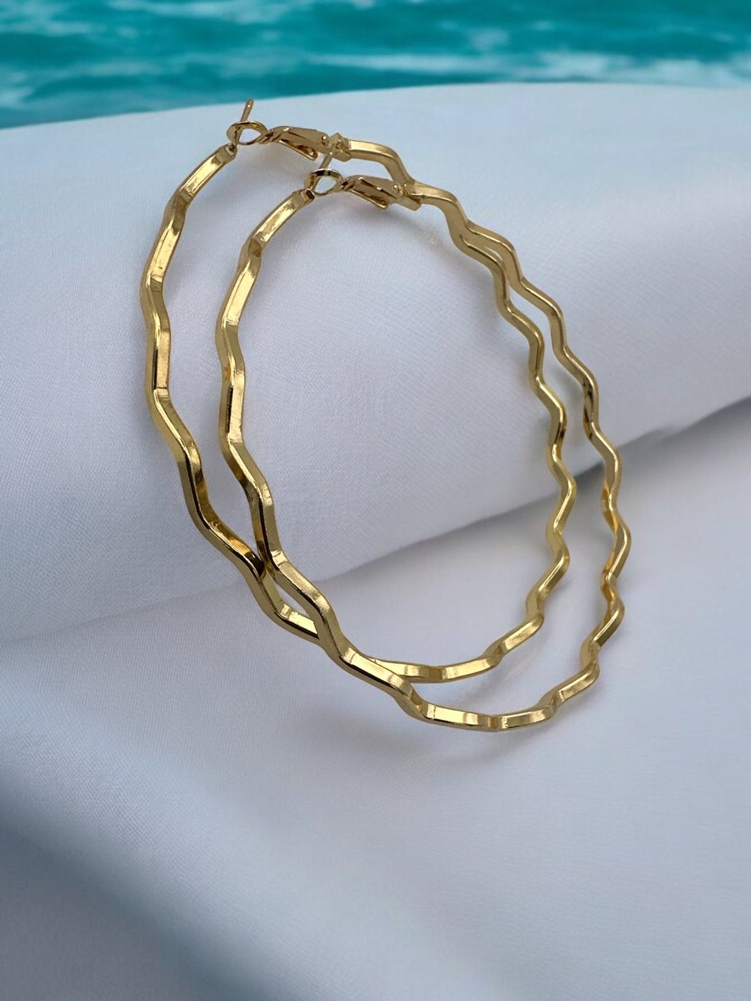 8cm Wavy Hoop Earrings - Elegant Statement Jewellery - Fatisha Boutique