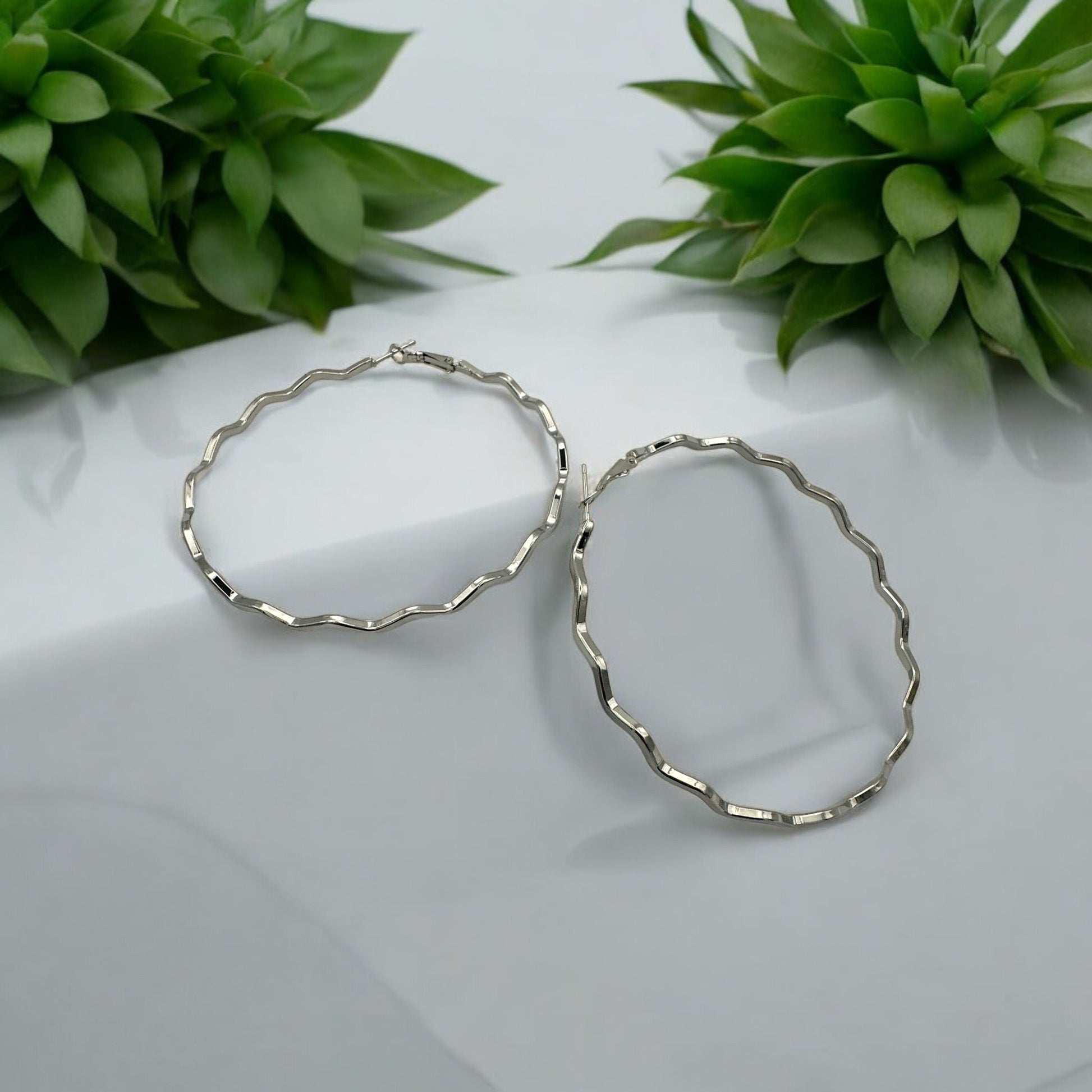 8cm Wavy Hoop Earrings - Elegant Statement Jewellery - Fatisha Boutique