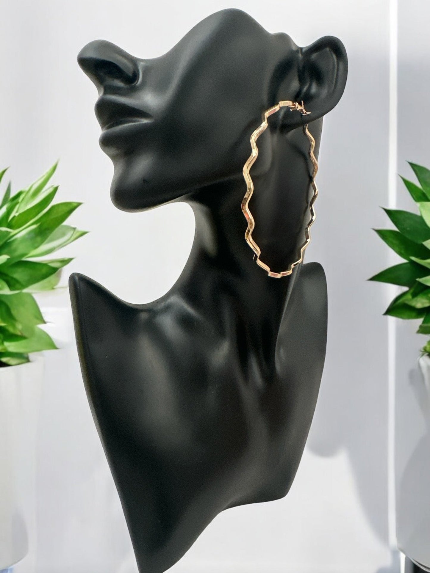 8cm Wavy Hoop Earrings - Elegant Statement Jewellery - Fatisha Boutique